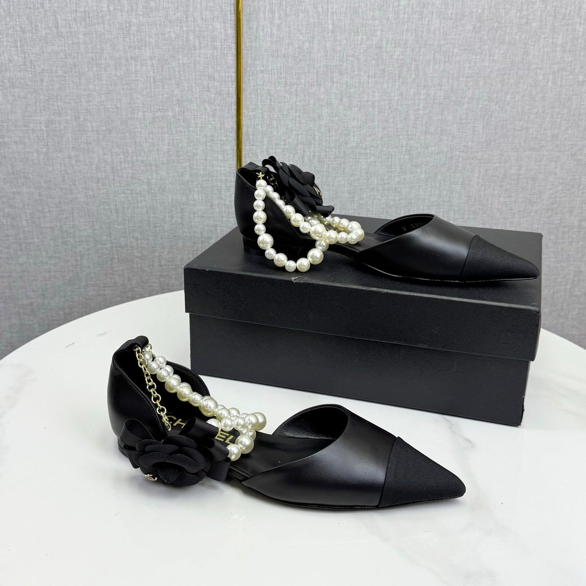 CC 25K New Pearl Chain Slingback Black Sheepskin Fabric 541065
