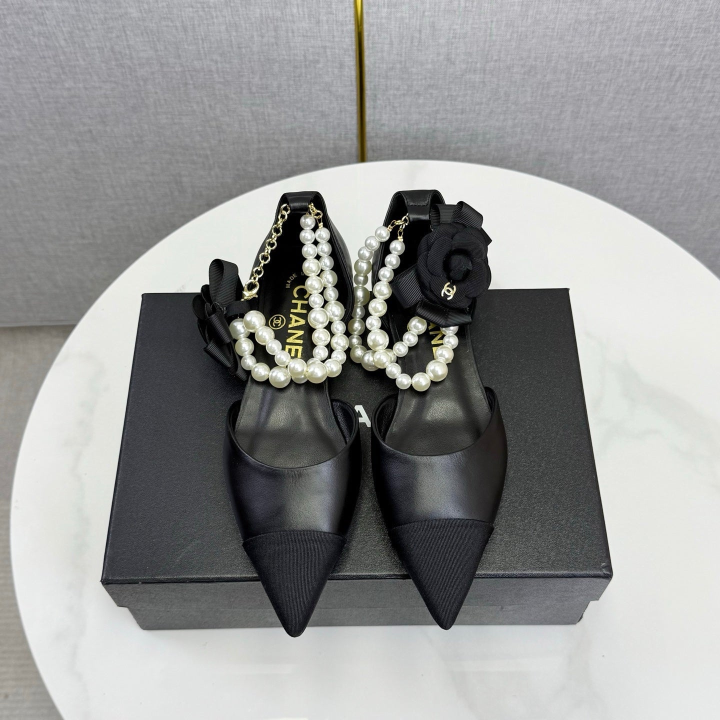 CC 25K New Pearl Chain Slingback Black Sheepskin Fabric 541065