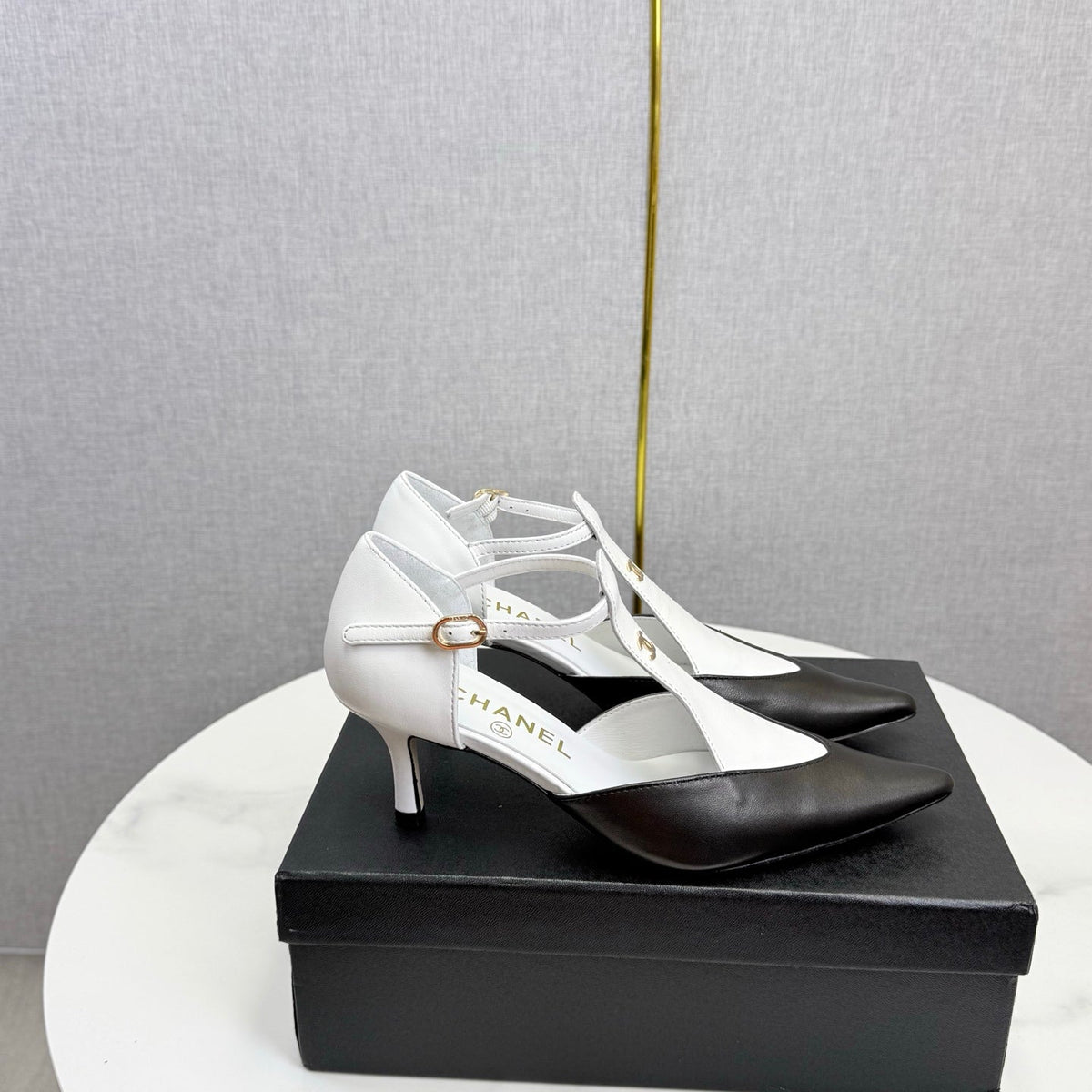 CC T-Strap Kitten Heels White Black Sheepskin 619976