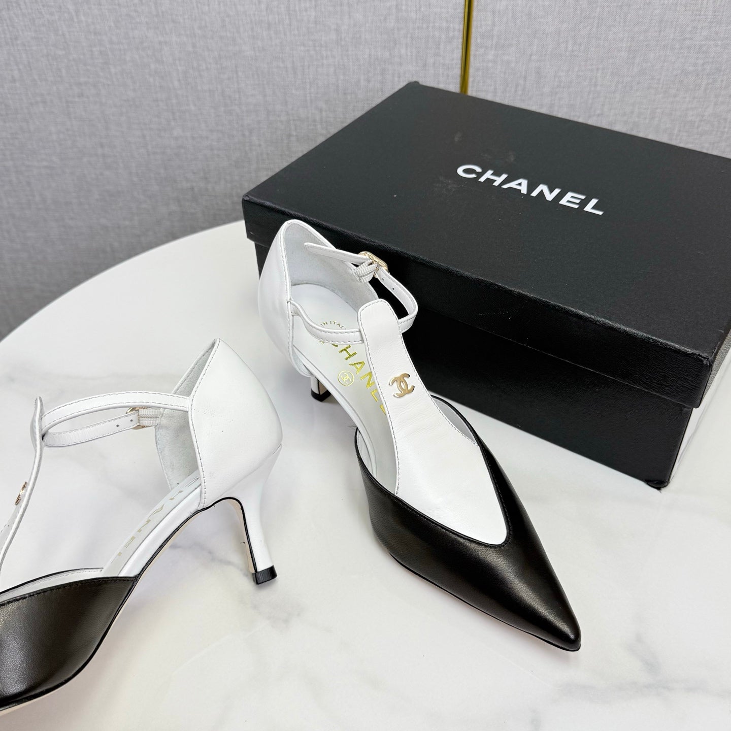 CC T-Strap Kitten Heels White Black Sheepskin 619976