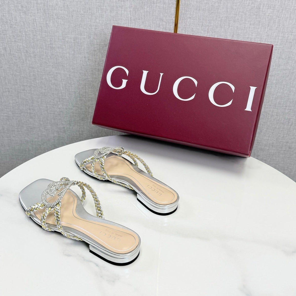 GG 26s Slippers With Crystal Interlocking G Sliver Leather 639930