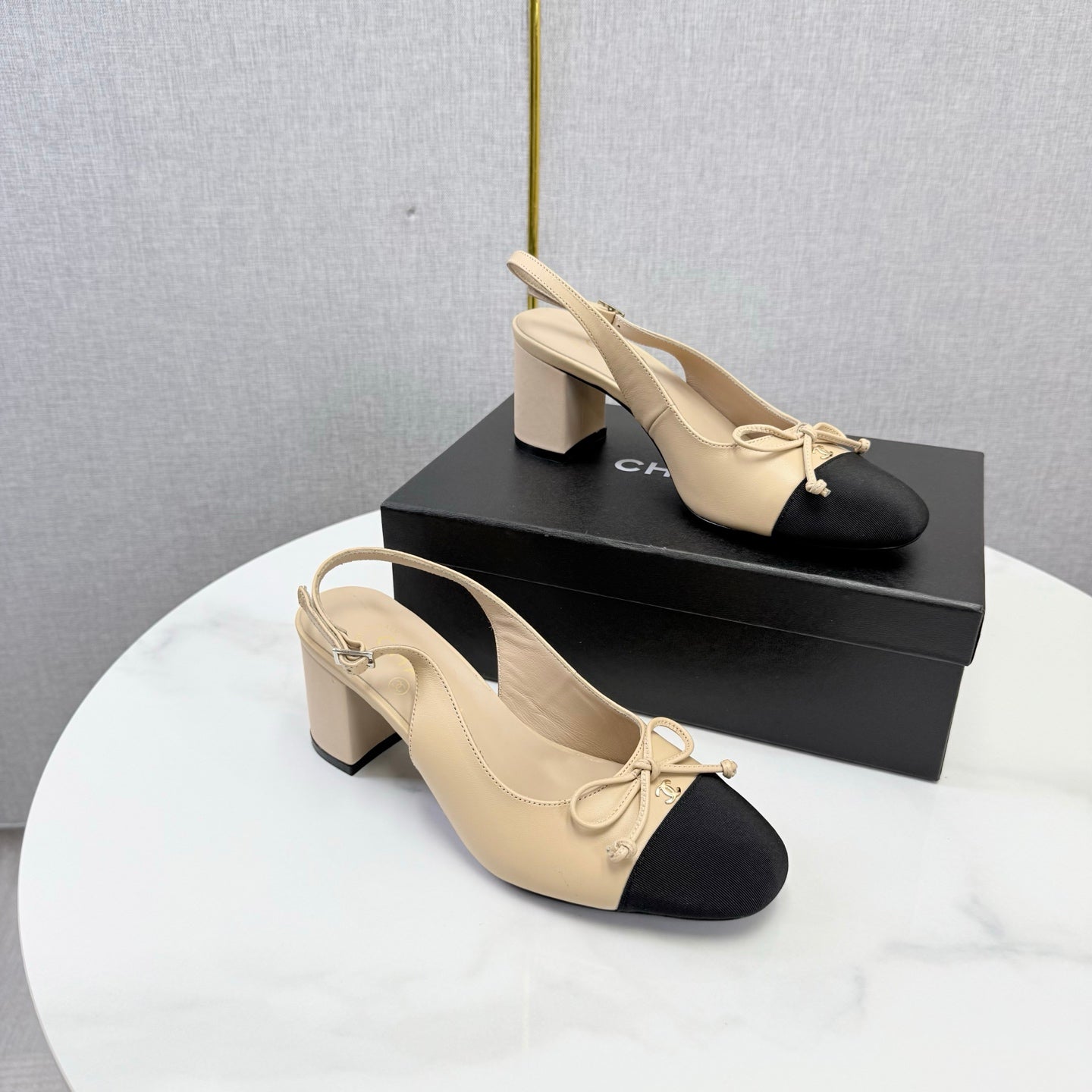 CC 26s Slingback Heels 4.5cm Beige Black Lambskin Fabric