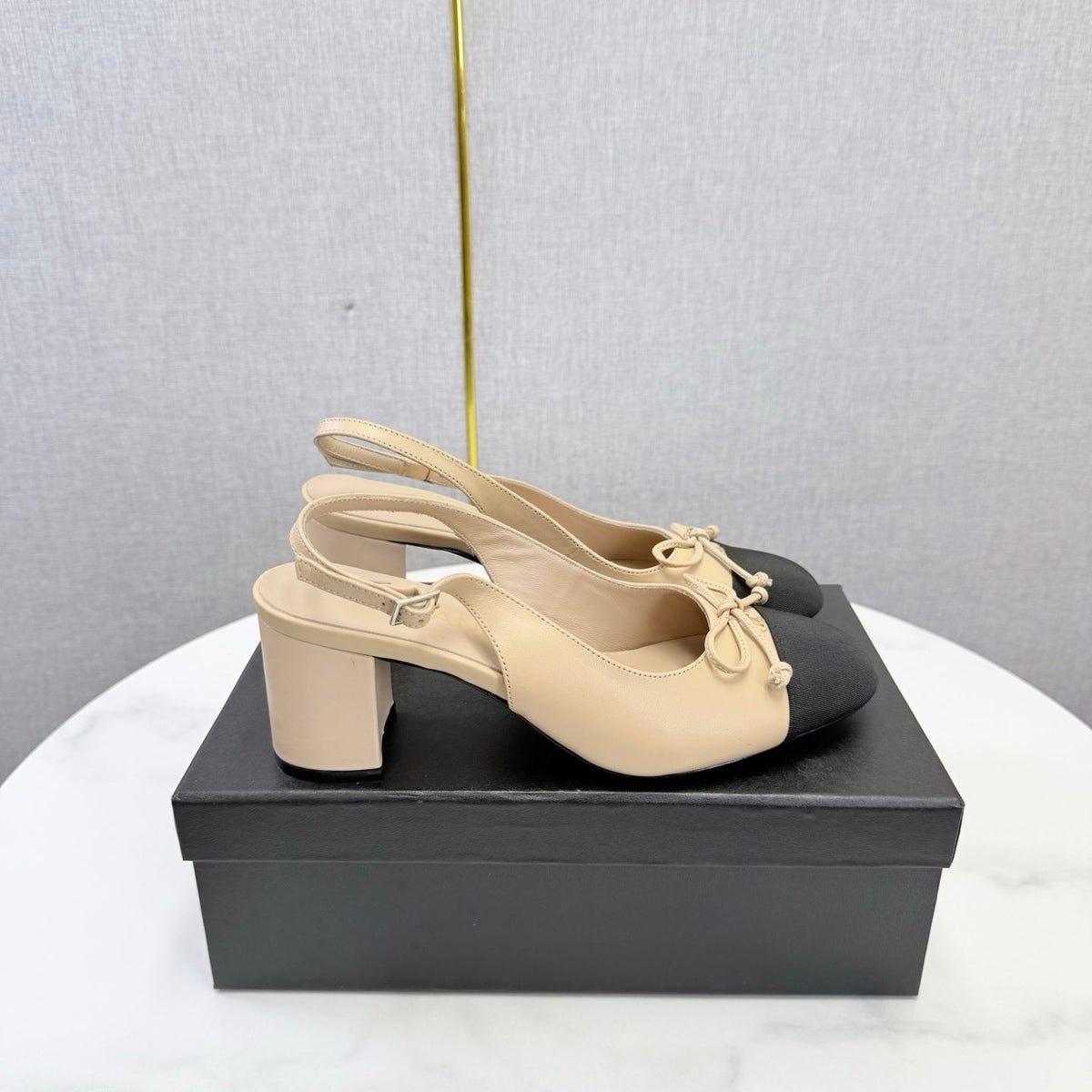 CC 26s Slingback Heels 4.5cm Beige Black Lambskin Fabric