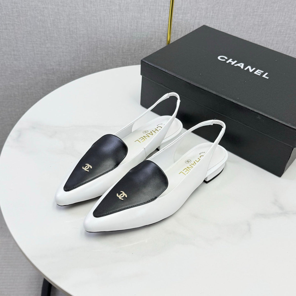 CC 26s Pointed Slingback Flat Black White Sheepskin 972782