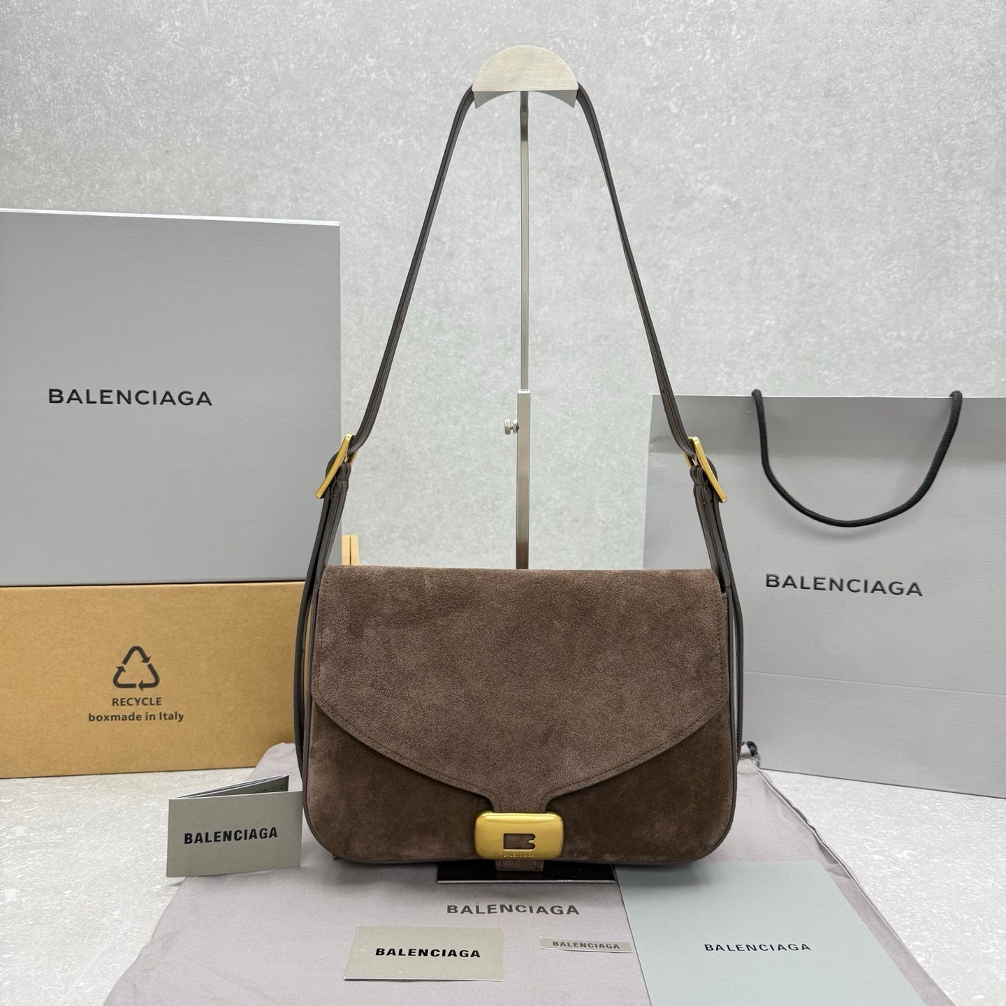Clicca Shoulder Bag Medium Coffee Suede