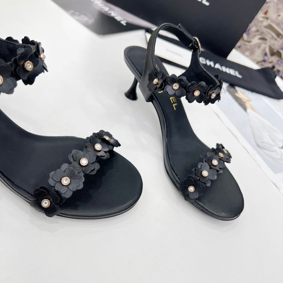 CC 26s Floral Sandal 5cm Black Sheepskin 867473