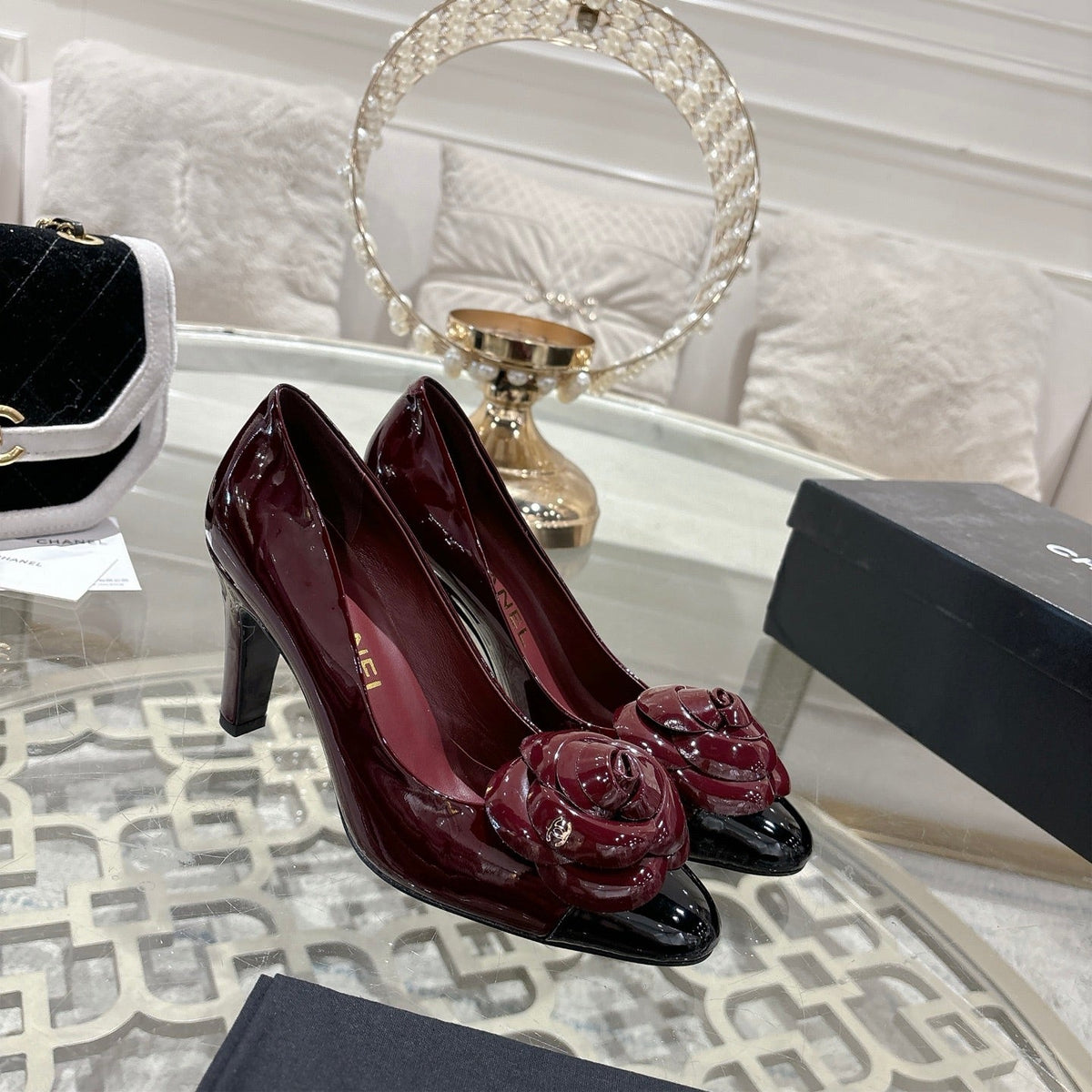 CC 26s Camellia Round Toe Pump 8.5cm Black Burgundy Patent Leather 736531