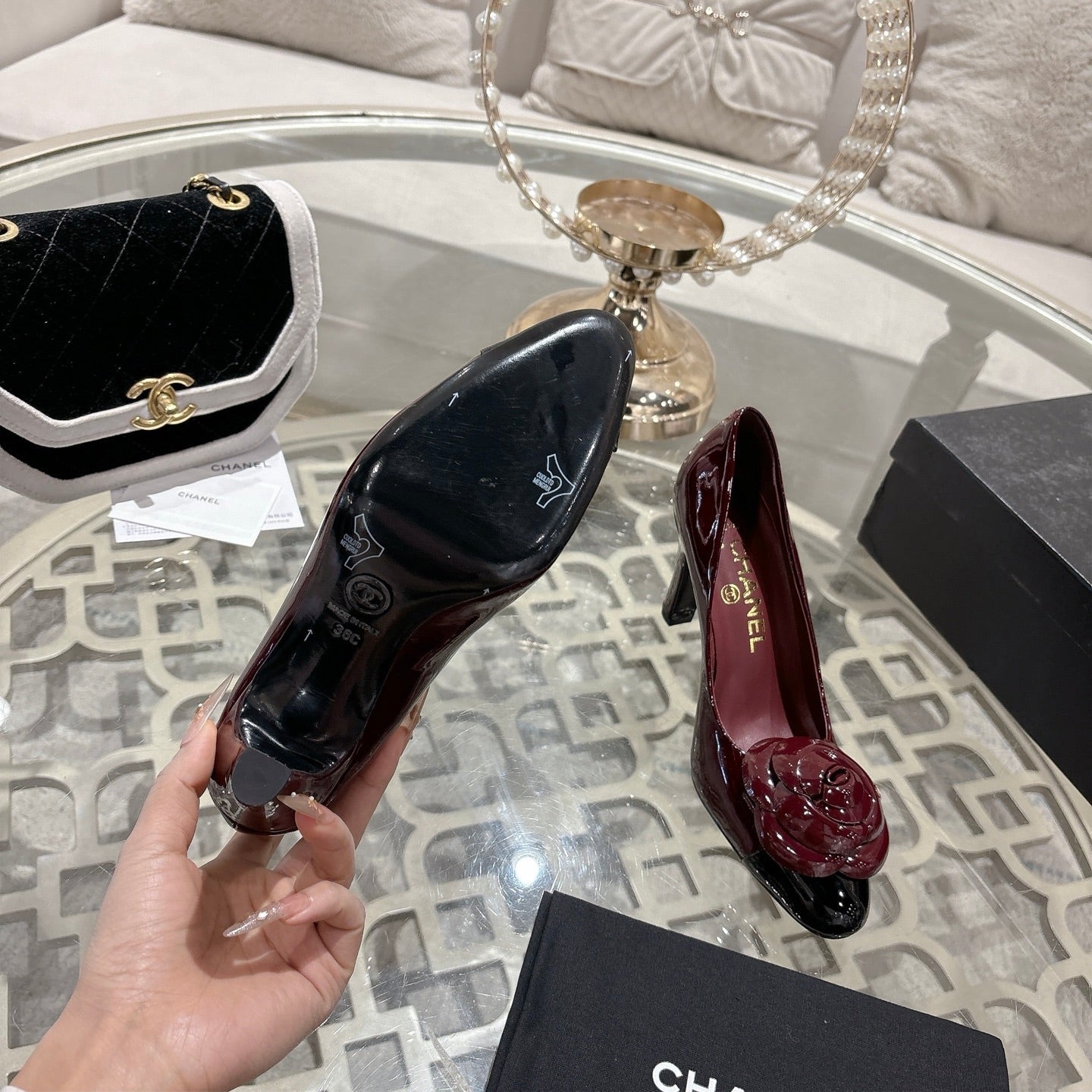 CC 26s Camellia Round Toe Pump 8.5cm Black Burgundy Patent Leather 736531