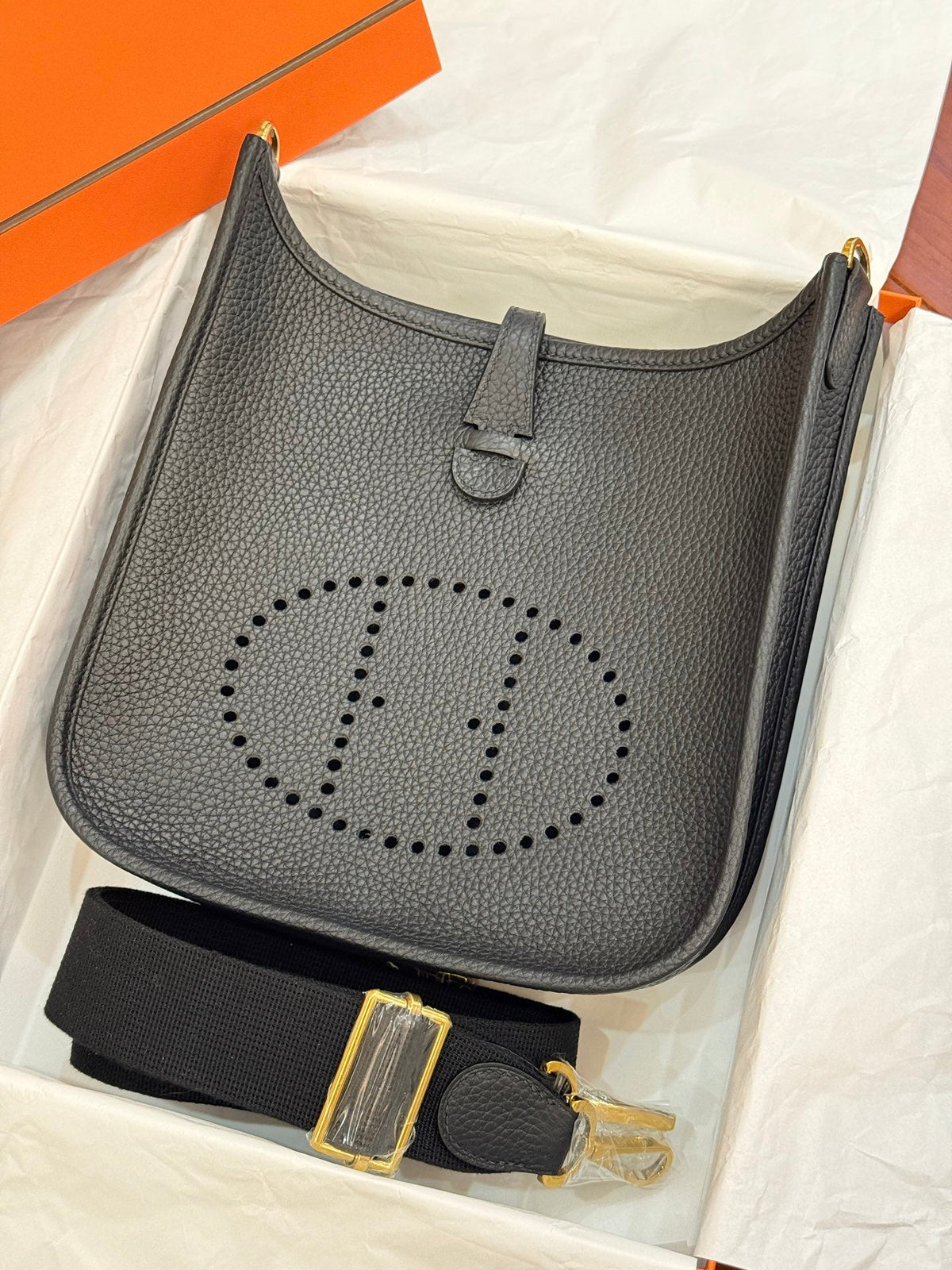 HM Evelyne 23cm Black Togo Leather 281207