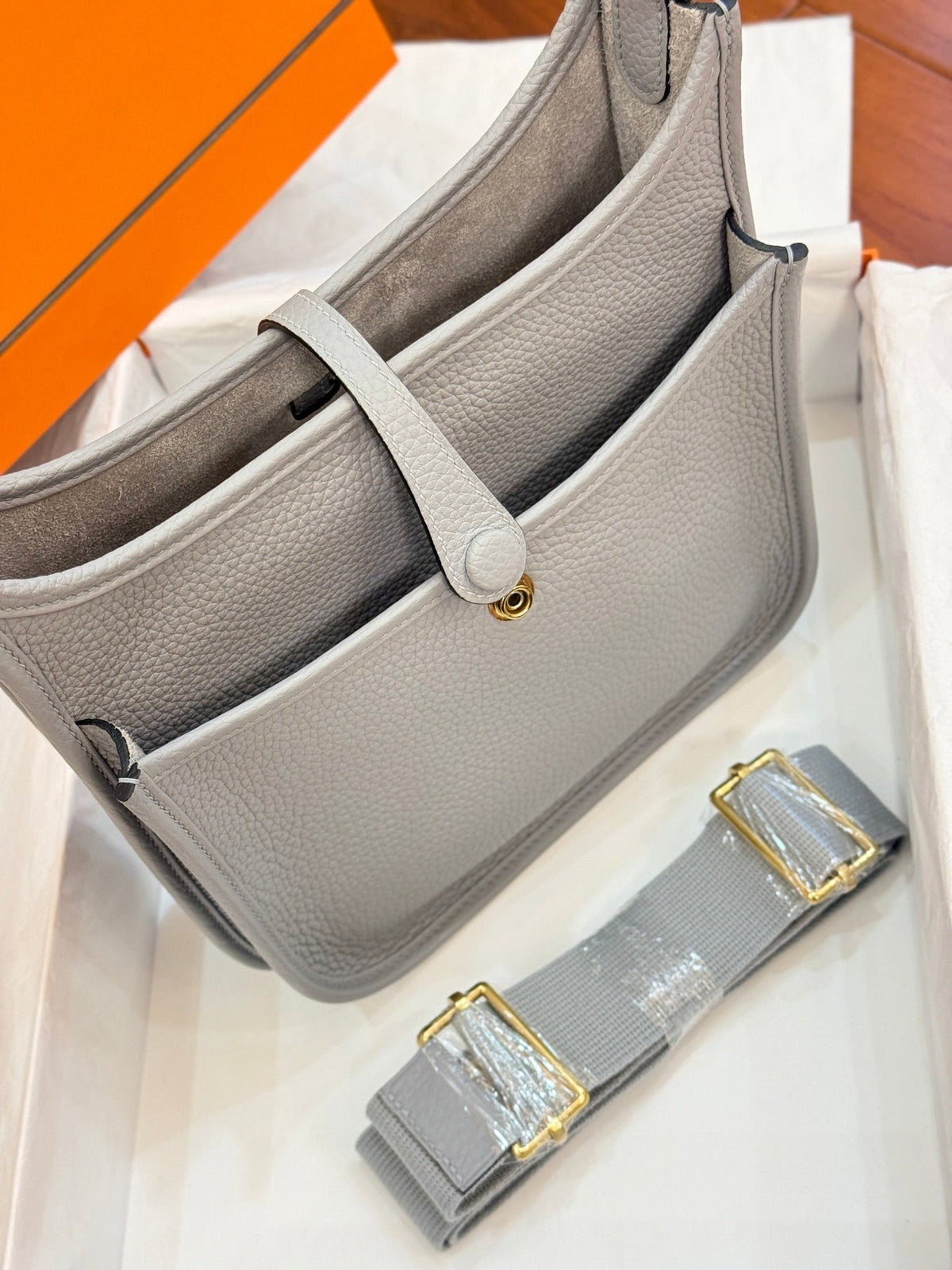 HM Evelyne 23cm Light Grey Togo Leather 281211