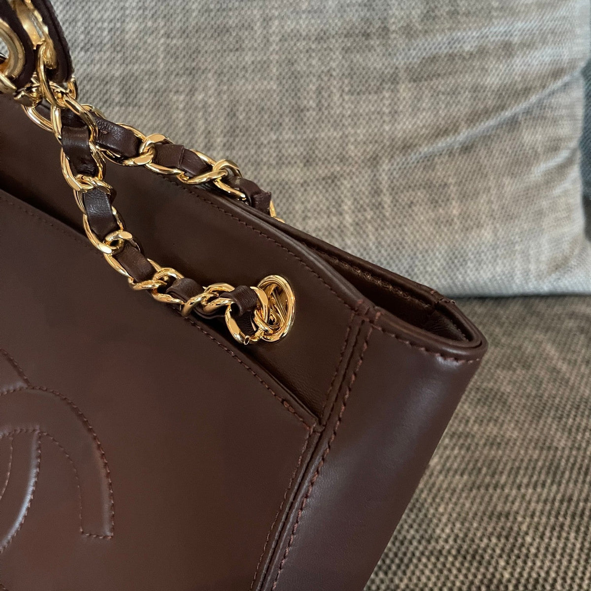 CC 26s Pocket Tote Bag Coffee Lambskin