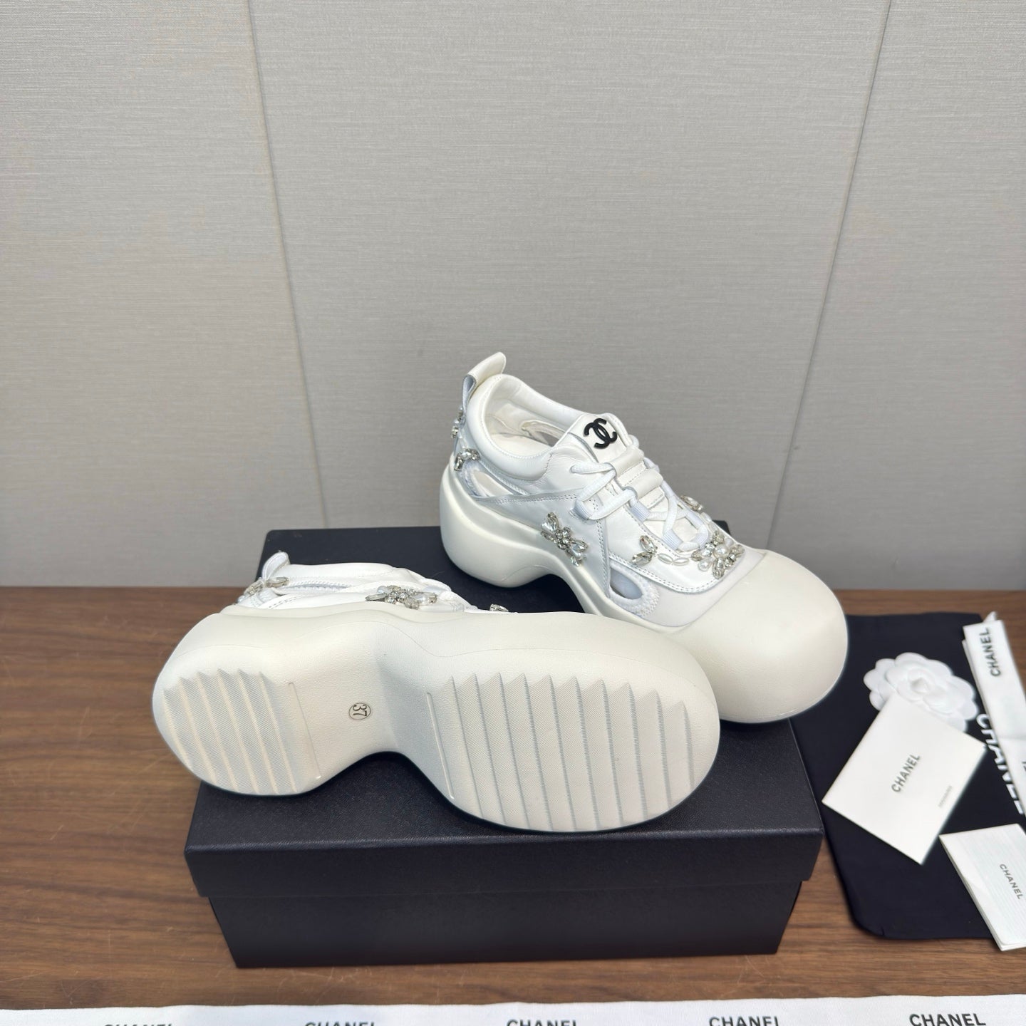 CC 26s Casual Shoes White Canvas 766799