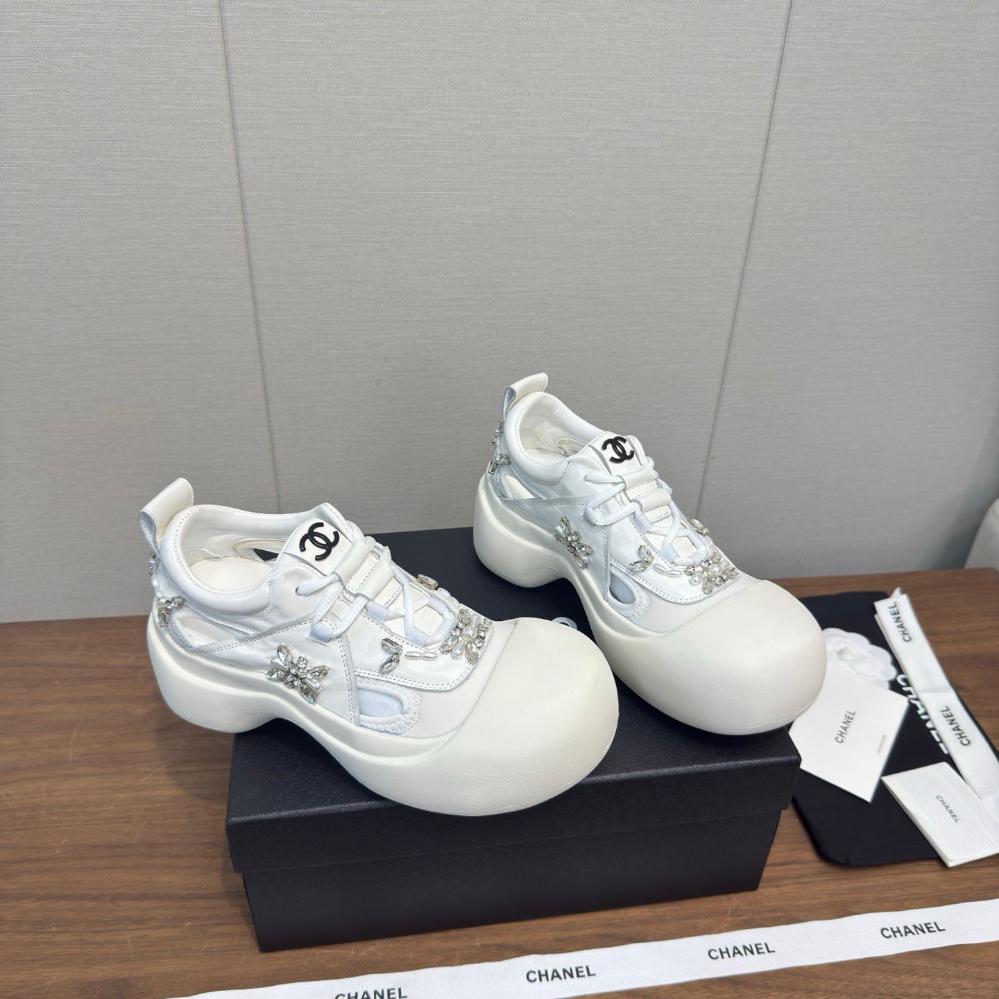 CC 26s Casual Shoes White Canvas 766799