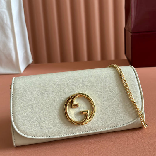BLONDIE SHOULDER BAG 21 IN WHITE CALFSKIN GOLD HARDWARE