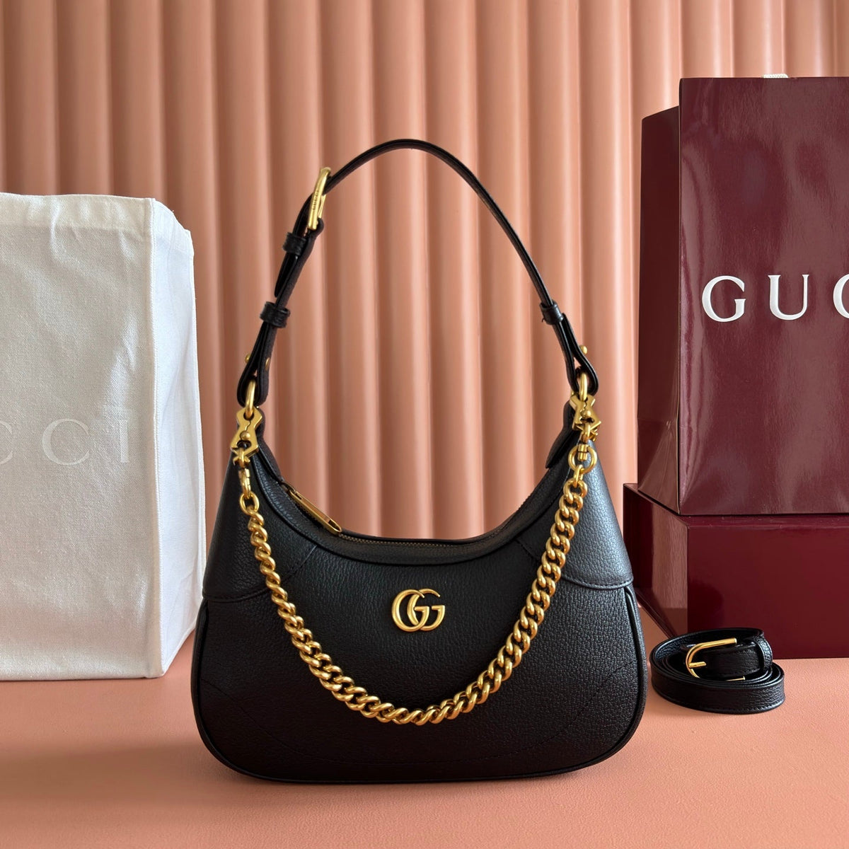 GG Aphrodite Shoulder Bag Black Cowhide
