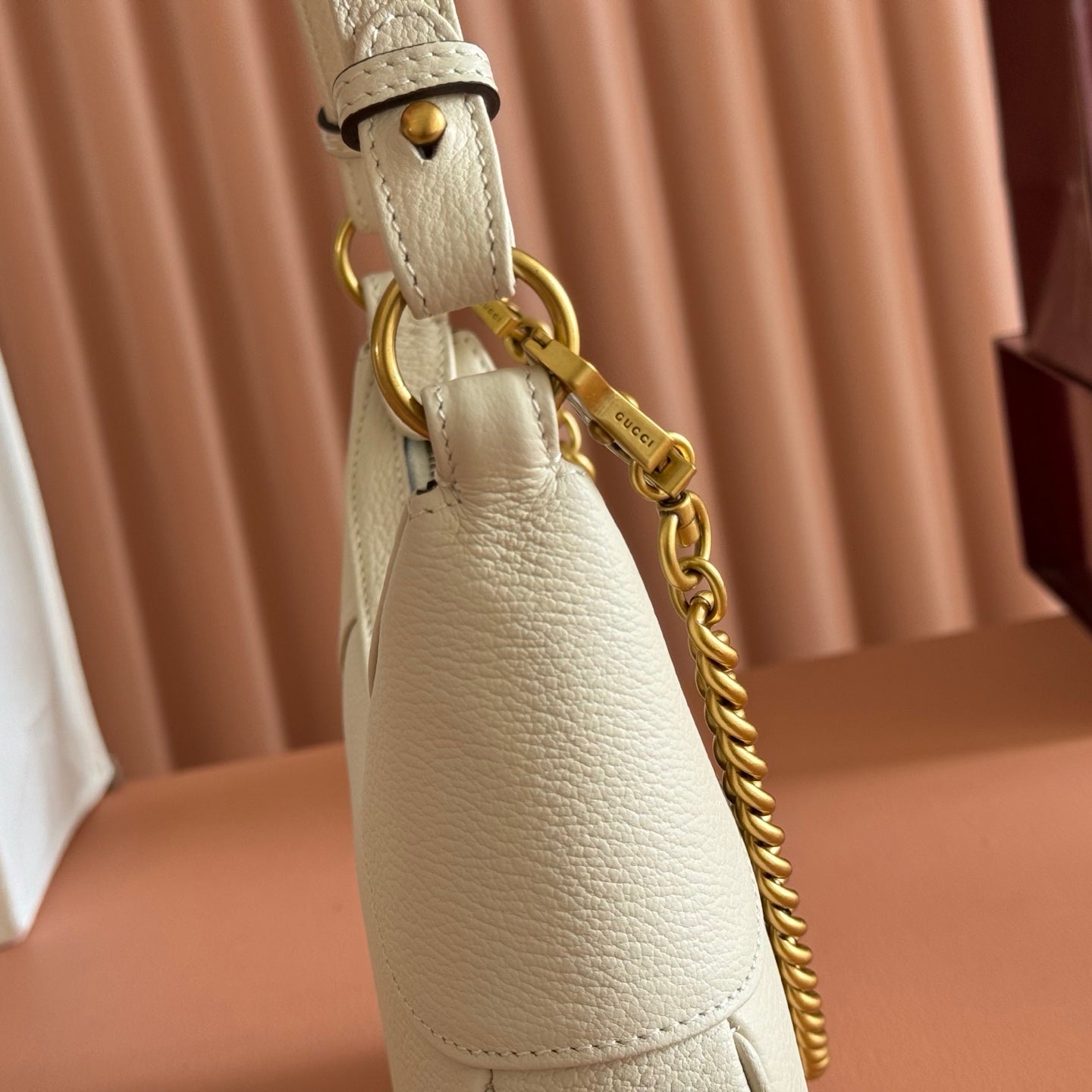 GG Aphrodite Shoulder Bag Cream Cowhide