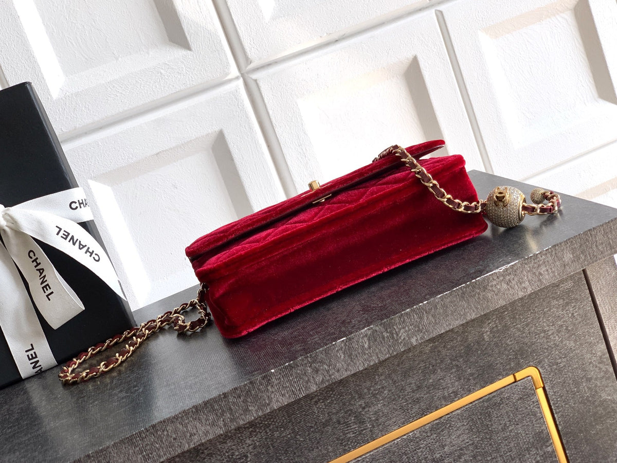 CC 26C Flap Bag 20 Red Velvet