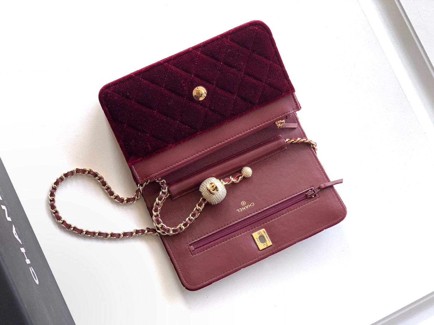 CC 26C Flap Bag 20 Burgundy Velvet