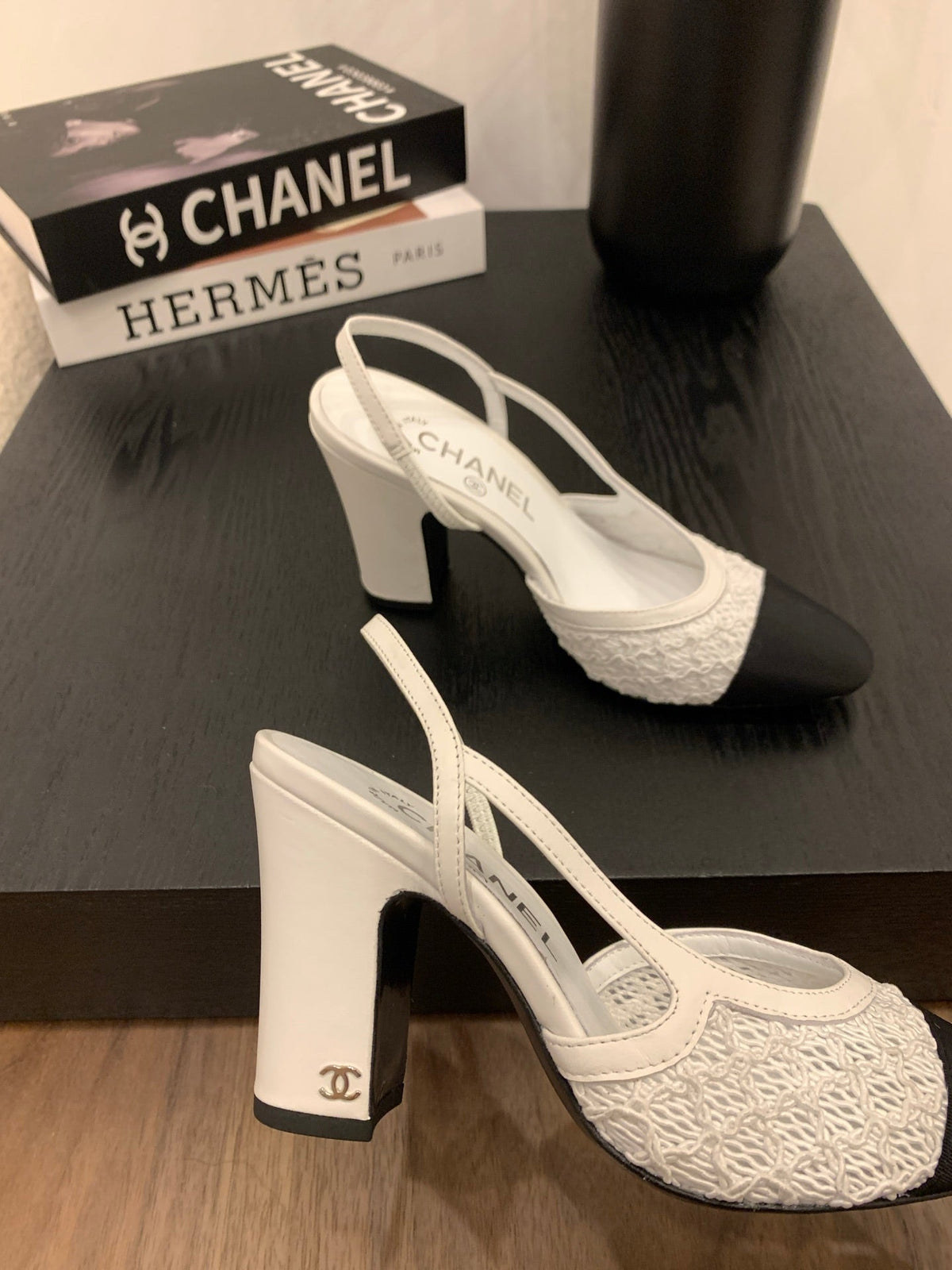 CC 25 Sandal Heel 85mm White Fabric Black Grosgrain