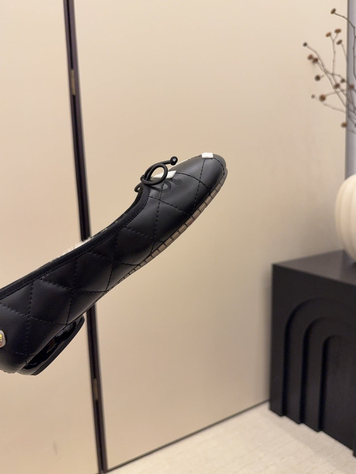 CC 26 Shearling Ballet Flat Black Beige White Cowhide Wool 588920