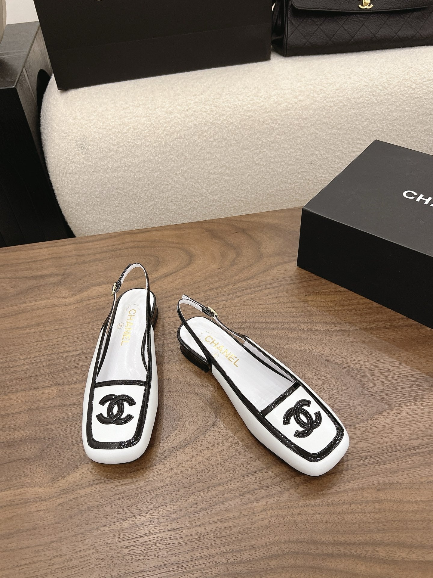 CC 26s Slingback Black White Lambskin Patent Leather 915317