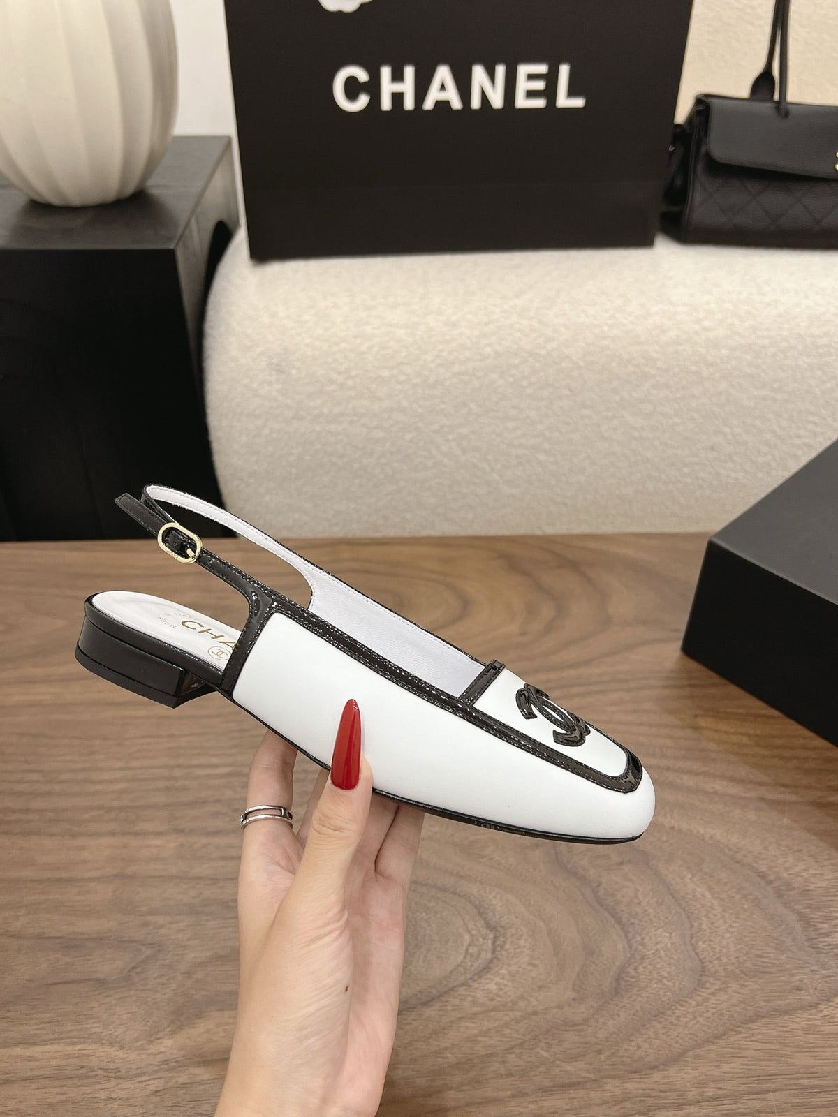 CC 26s Slingback Black White Lambskin Patent Leather 915317