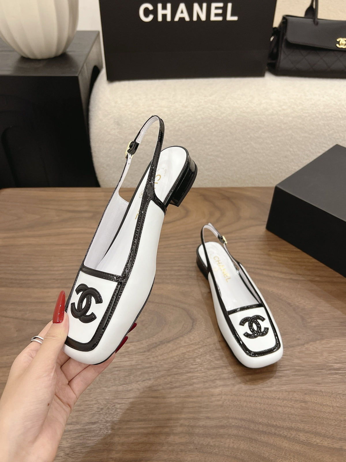 CC 26s Slingback Black White Lambskin Patent Leather 915317