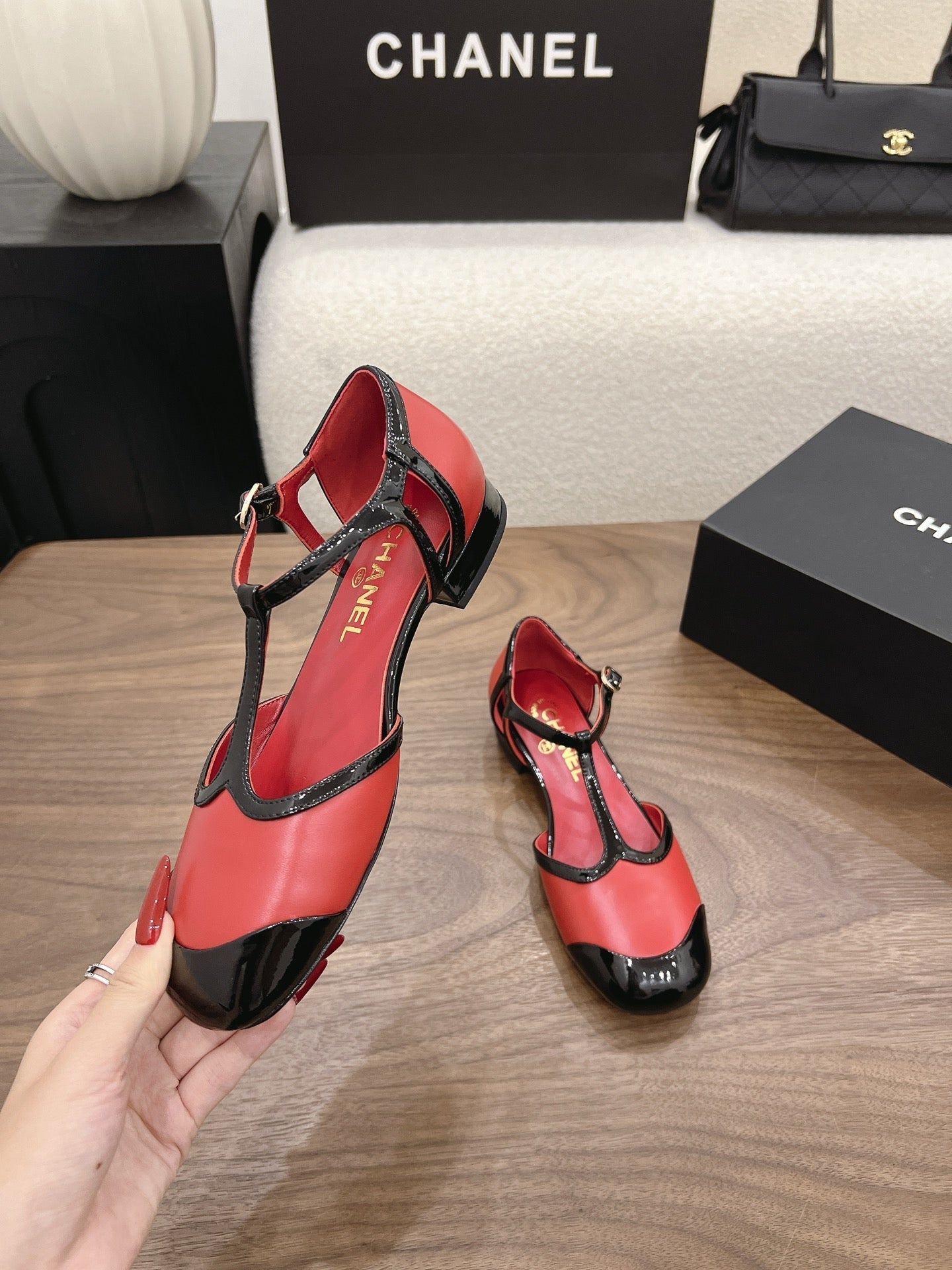 CC 26s Mary Jane Black Red Lambskin Patent Leather 915325