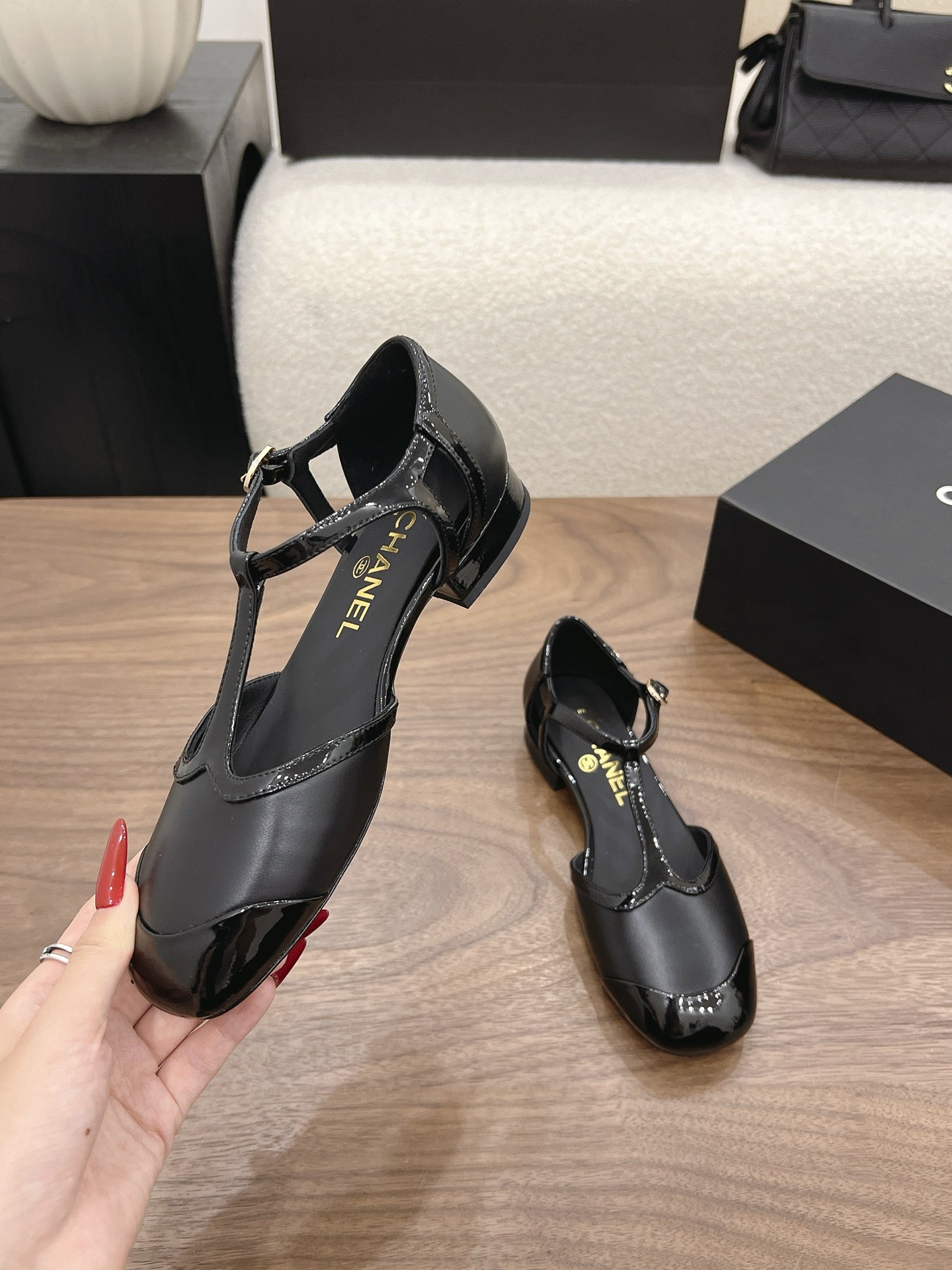 CC 26s Mary Jane Black Lambskin Patent Leather 915327