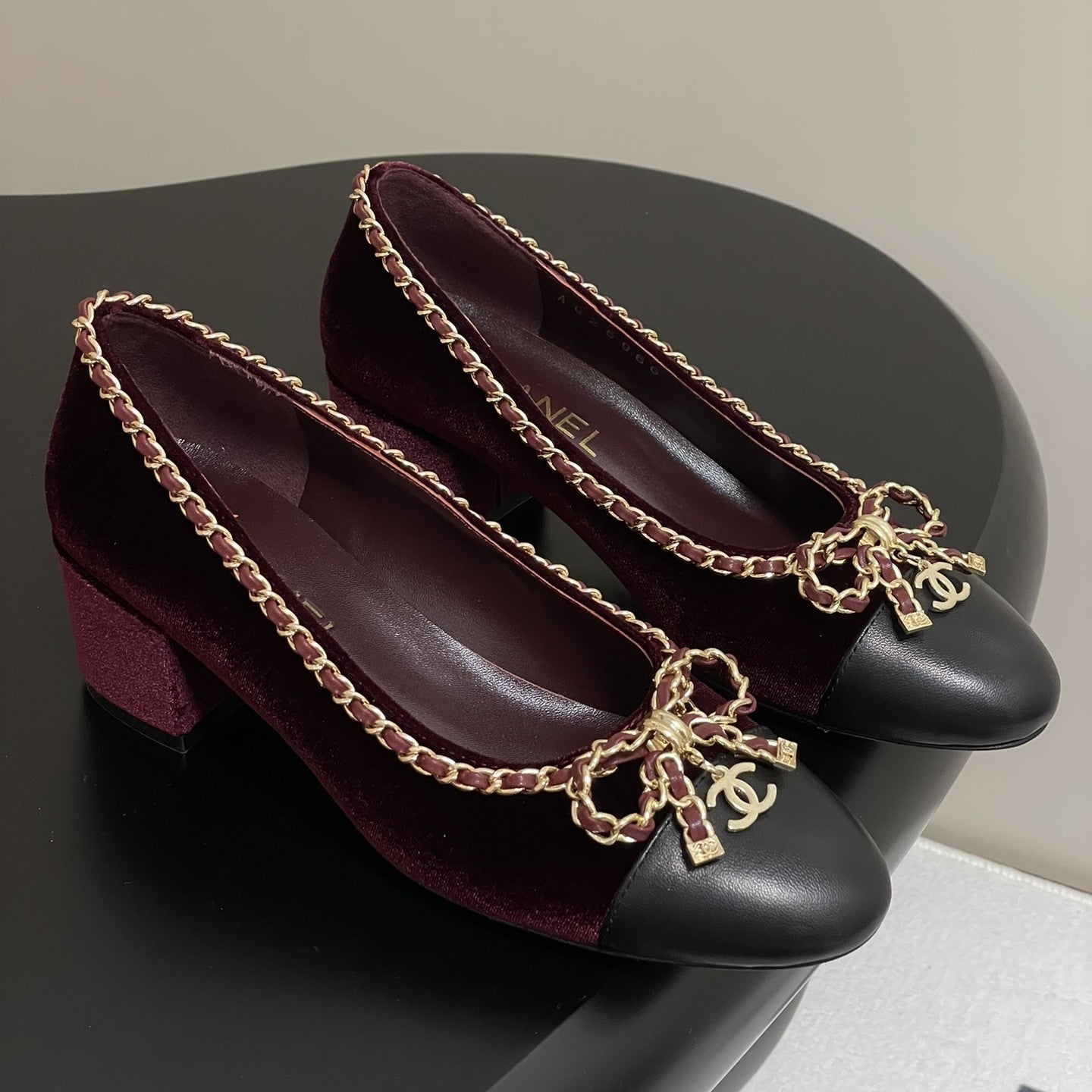 CC 25S 60mm Chain Bow Single Pumps Burgundy Velvet Black Sheepskin 247661