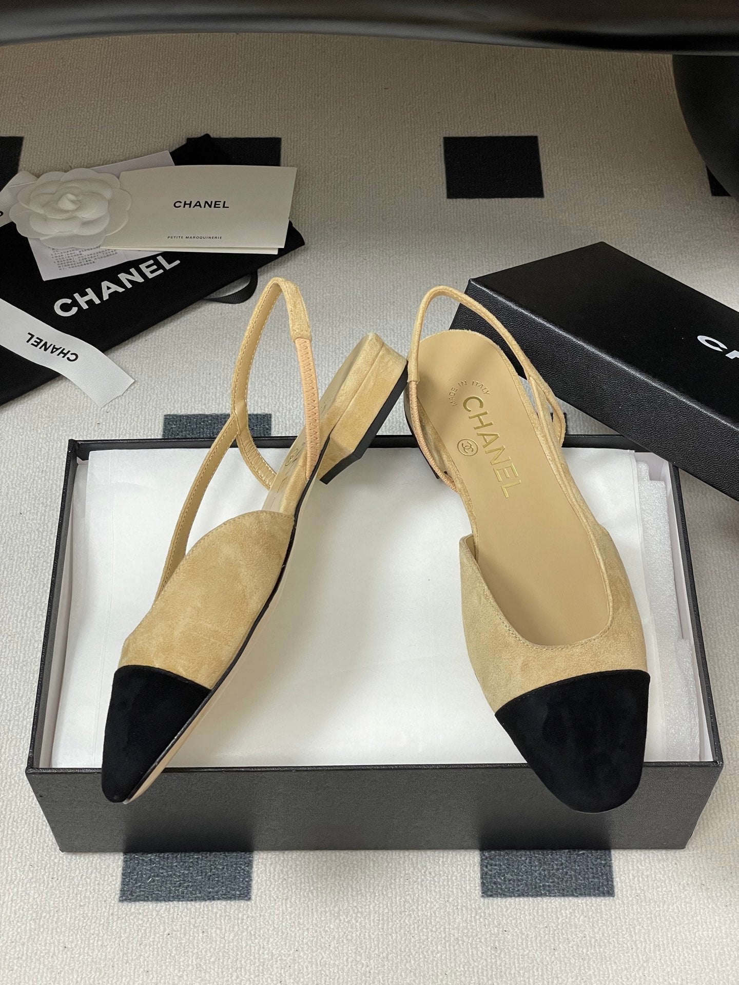 CC 25 SlingBack Flat 20mm Beige Black Suede 393995