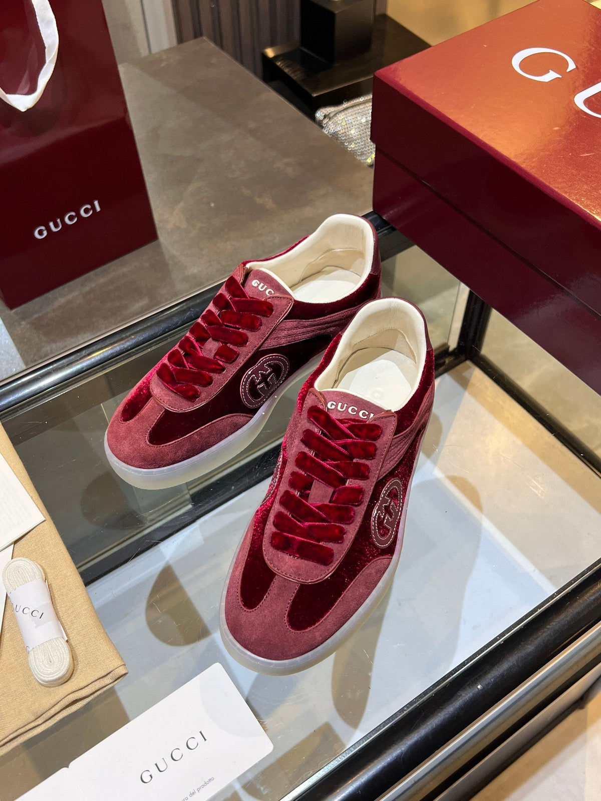GG G75 Sneaker Red Suede 818364