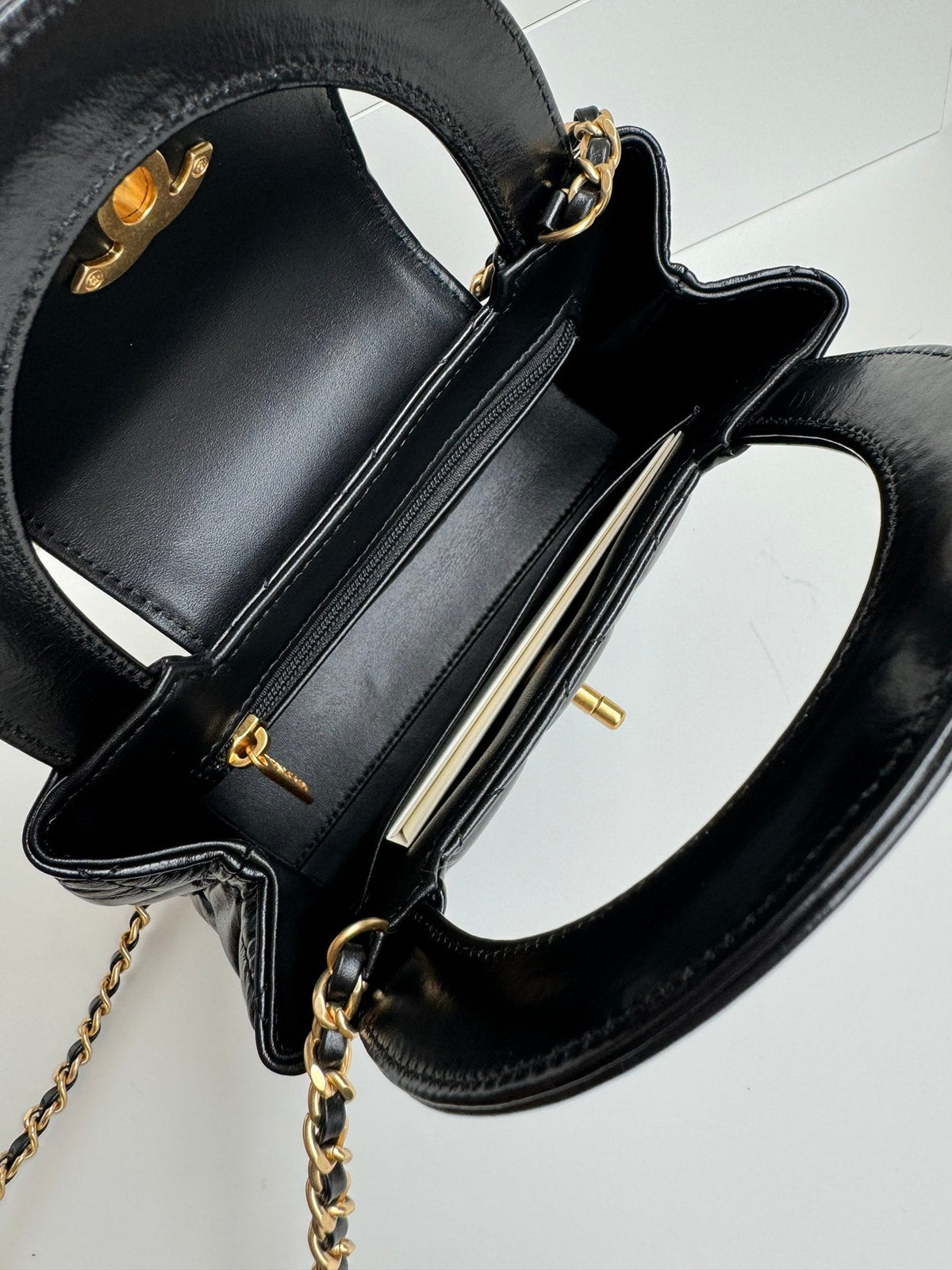 cc 24a nano 19cm kelly shopper bag black lambskin
