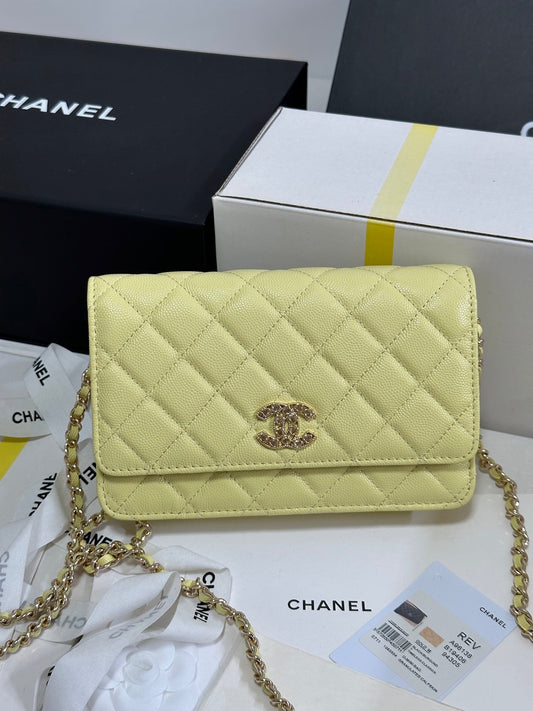 CC 25P Wallet On Chain 19cm Yellow Pastel Cowhide Heart Rhinestone 243595