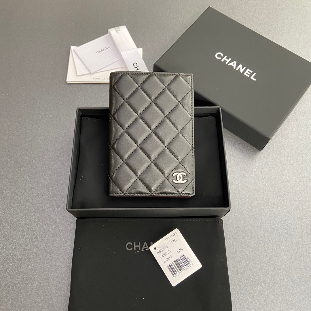 CC Passport Holder Black Sheepskin Sliver Steel 193339