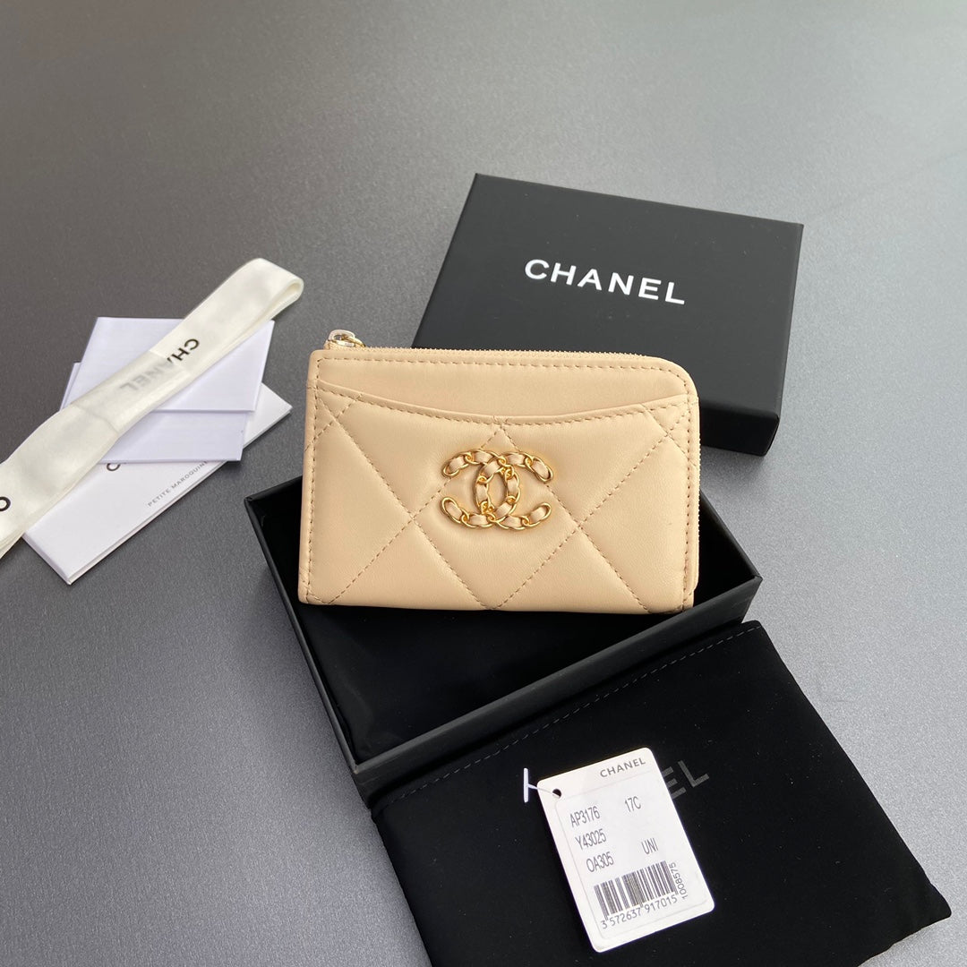 CC 19 Zipper Card Holder Beige Sheepskin GHW 234762