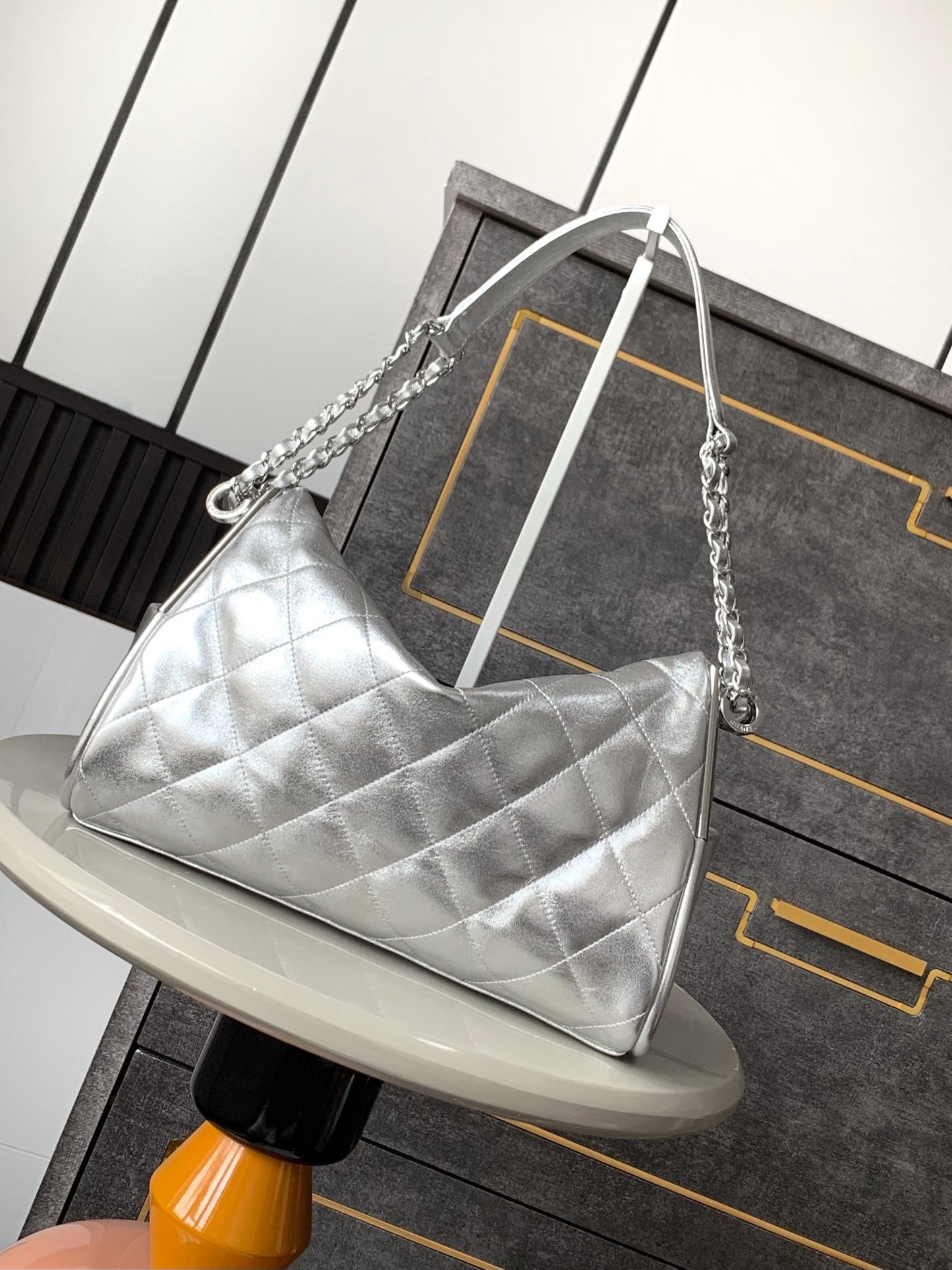 CC Vintage Hobo Bag 30cm Silver Metalic Lambskin Silver Hardware