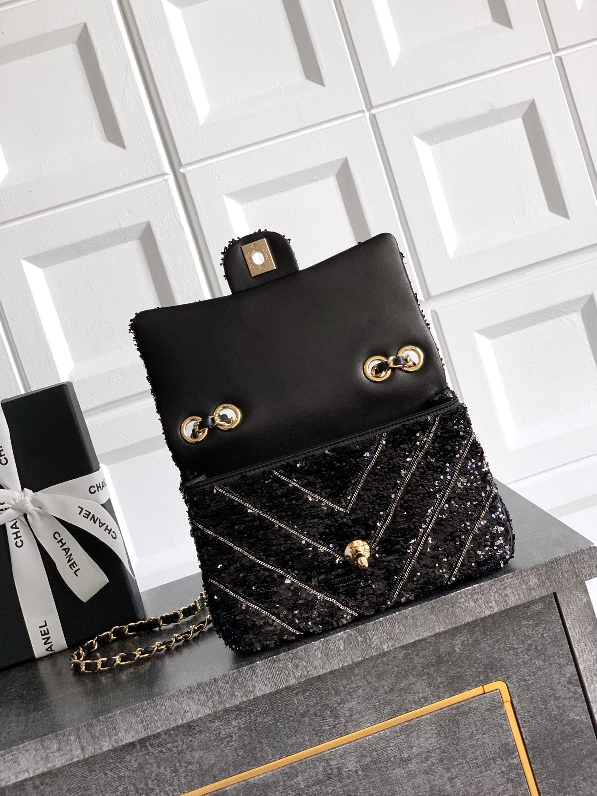 CC 26K Flap Bag 21cm Black Silk Sequin