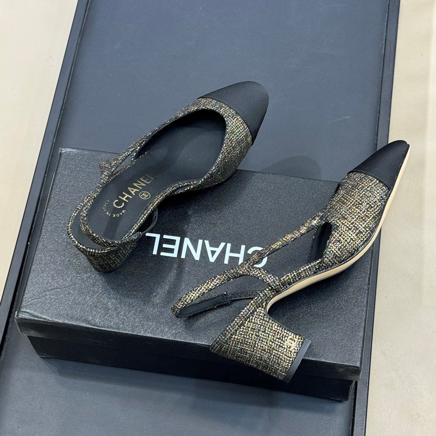 CC 26ss Slingback 7cm Black Gold Tweed Velvet 623156