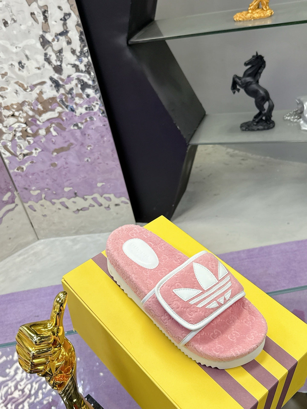 GG x Adidas Slipper Pink White Canvas 672155