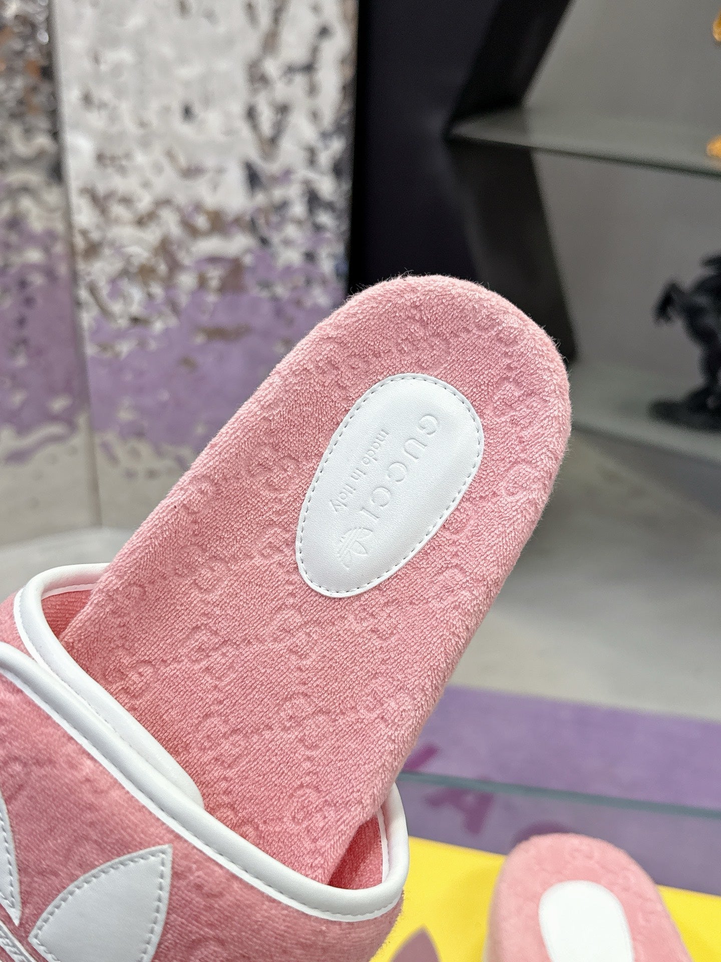 GG x Adidas Slipper Pink White Canvas 672155