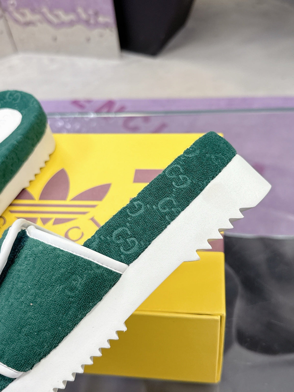 GG x Adidas Slipper Green White Canvas 672155