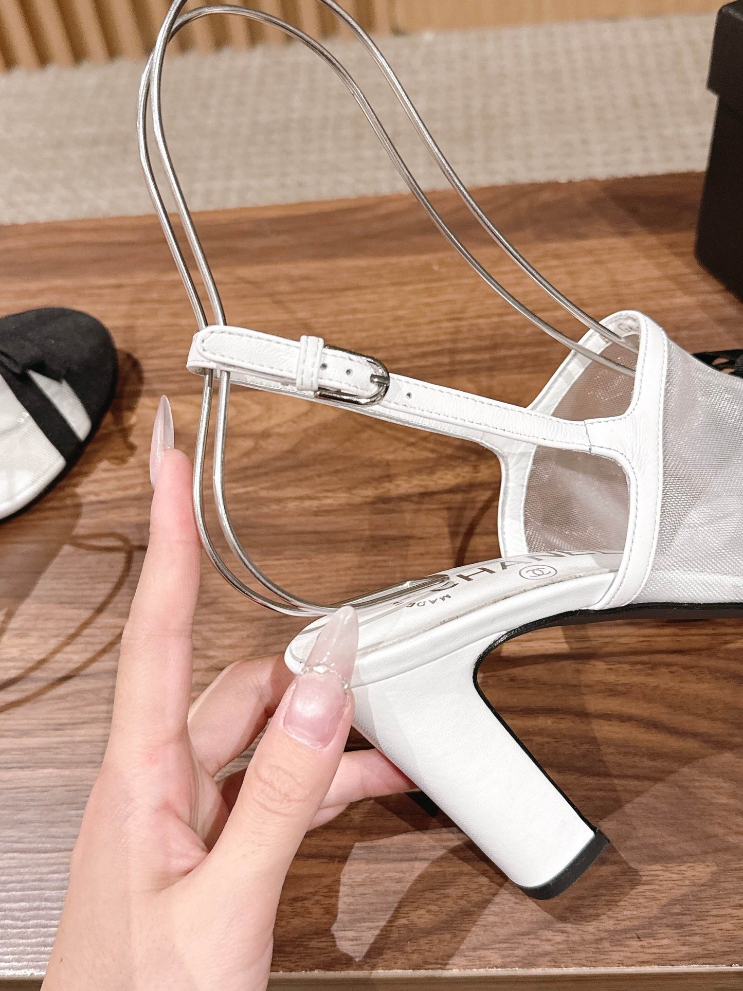CC 26s Bow Slingback 8cm Black White Cotton Mesh 692546