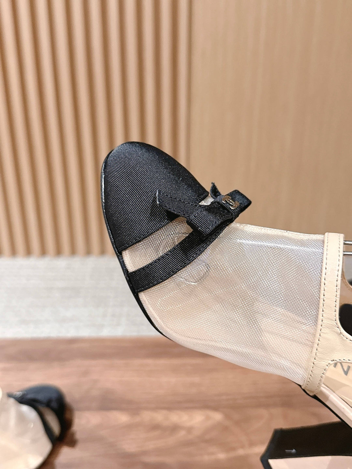 CC 26s Bow Slingback 8cm Black Beige Cotton Mesh 692547