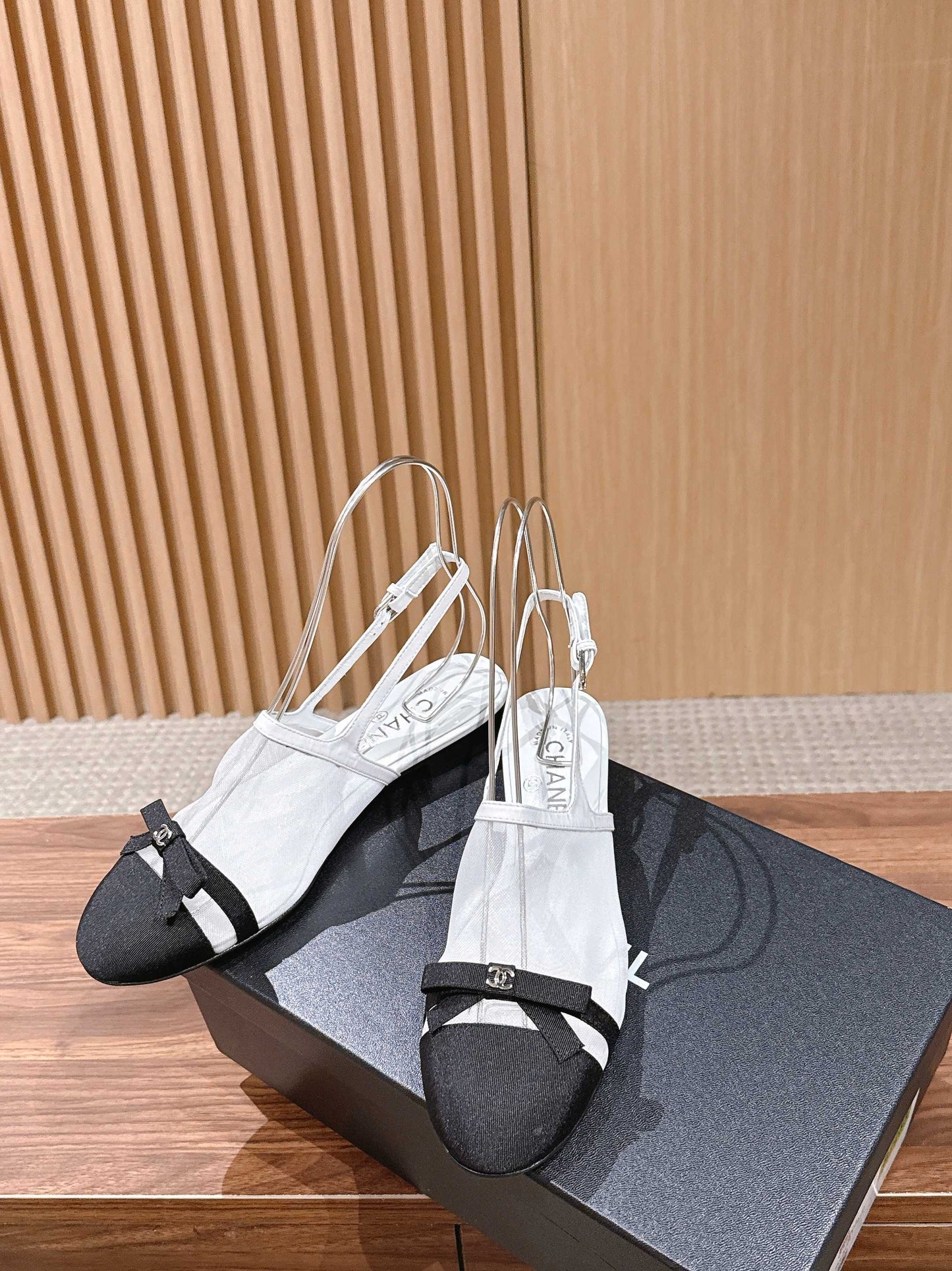 CC 26s Bow Slingback Black White Cotton Mesh 692550