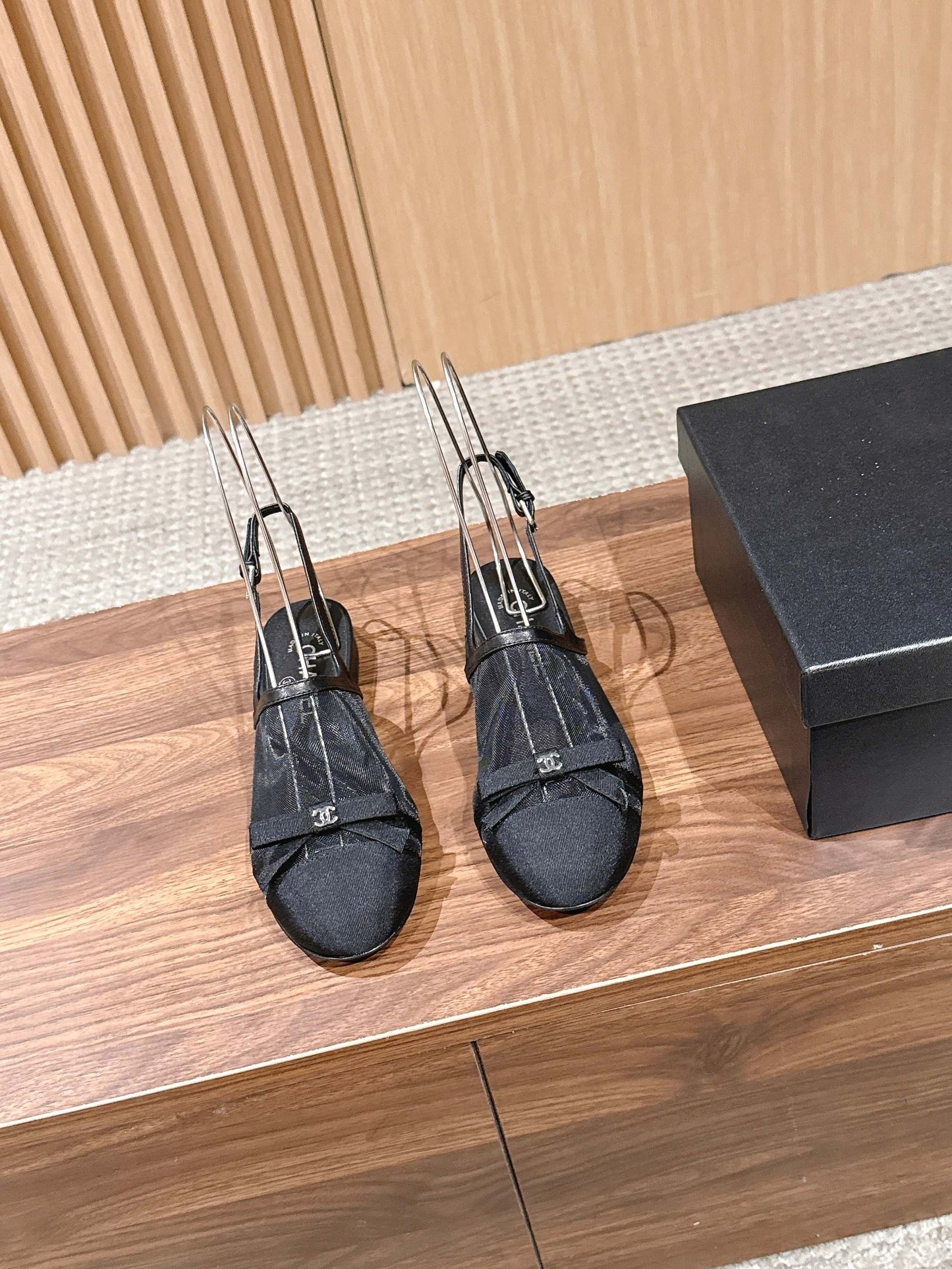 CC 26s Bow Slingback Black Cotton Mesh 692553