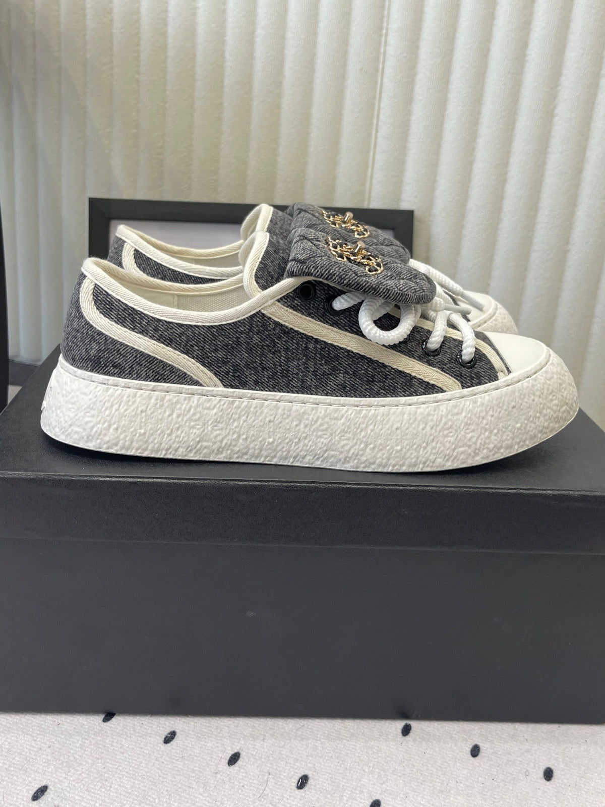 CC 2026s Sneakers Dark Grey White Denim Leather 720089