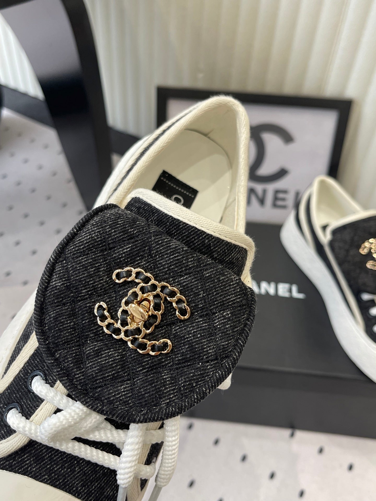 CC 2026s Sneakers Black White Denim Leather 720091