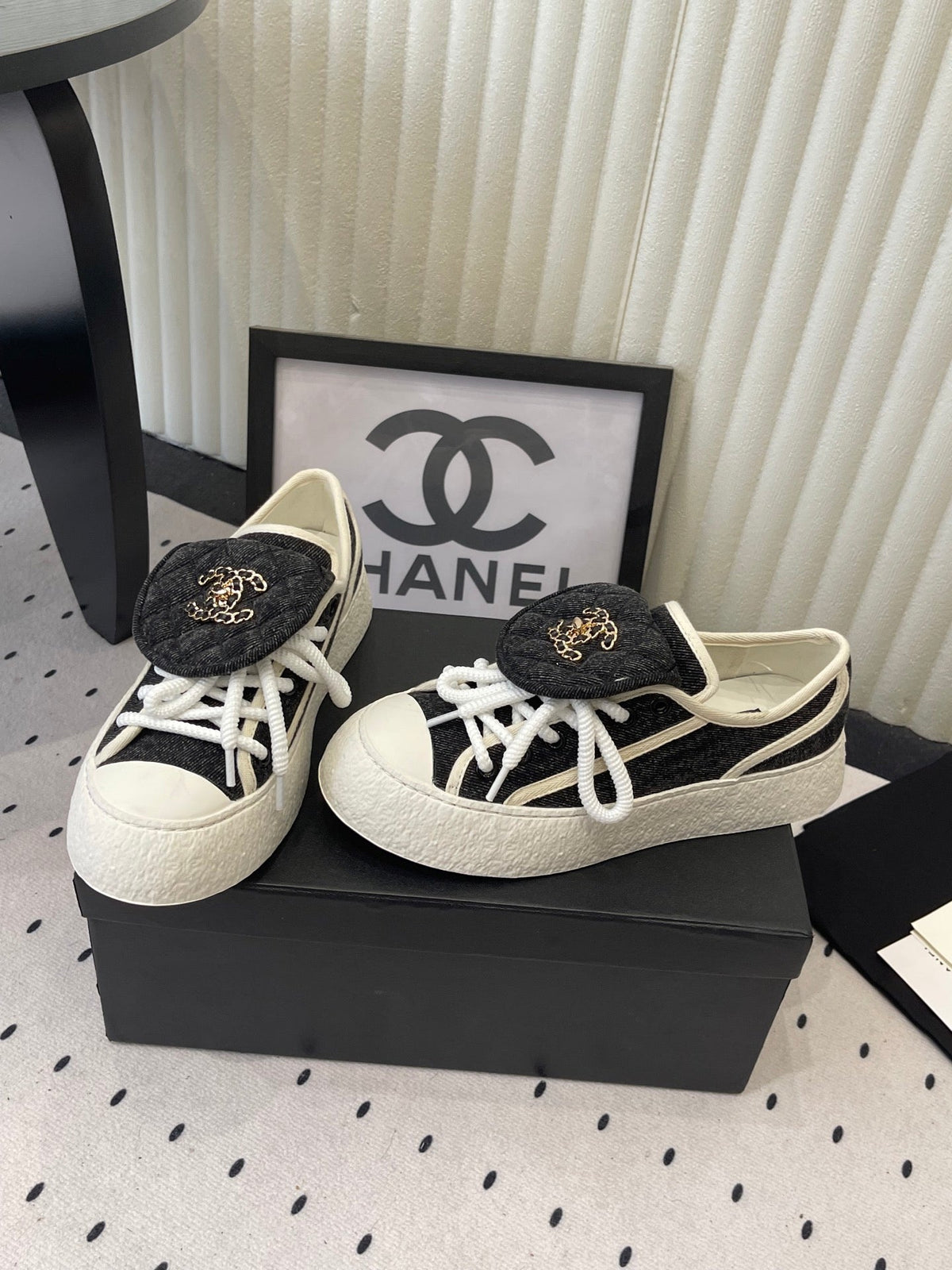 CC 2026s Sneakers Black White Denim Leather 720091