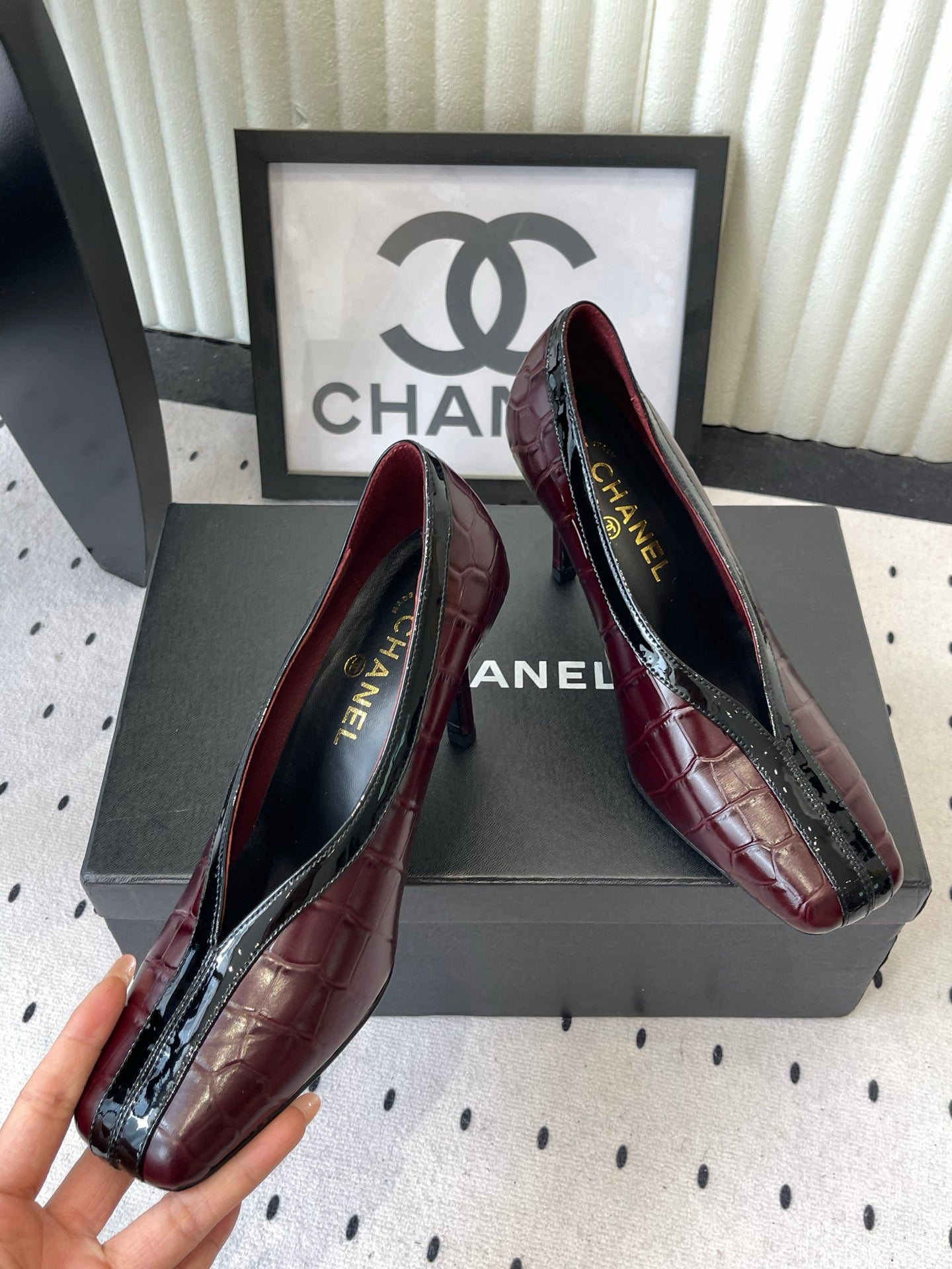 CC 26s Matthieu Blazy Pump 9.5cm Burgundy Embossed Leather 807479